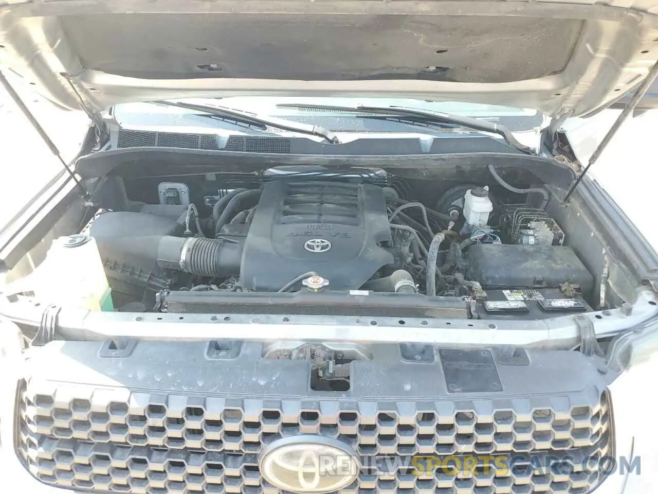 11 Photograph of a damaged car 5TFRM5F12KX138772 TOYOTA TUNDRA 2019