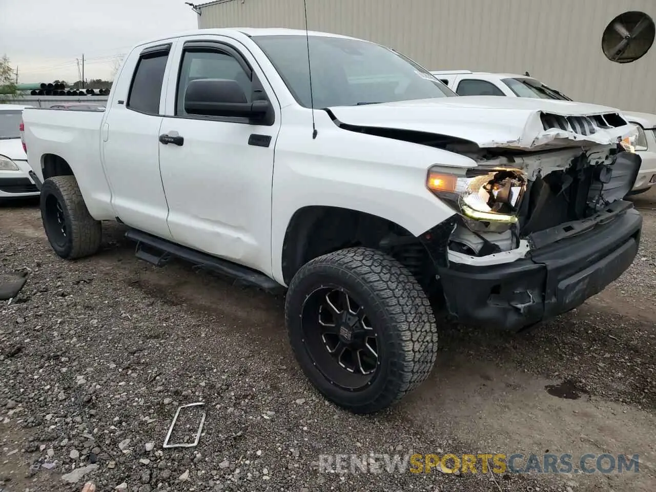 4 Фотография поврежденного автомобиля 5TFRM5F15KX135154 TOYOTA TUNDRA 2019