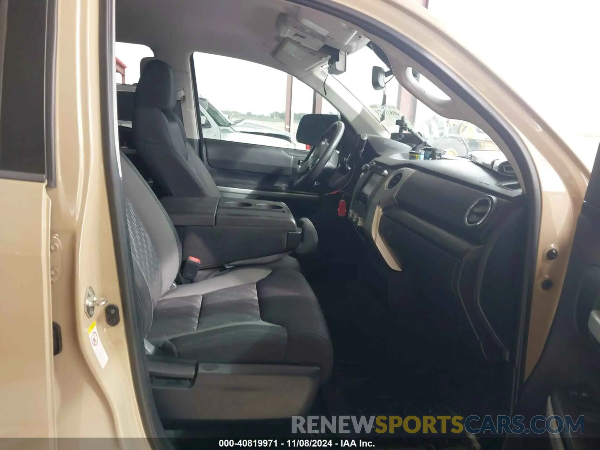 5 Photograph of a damaged car 5TFRM5F17KX142350 TOYOTA TUNDRA 2019