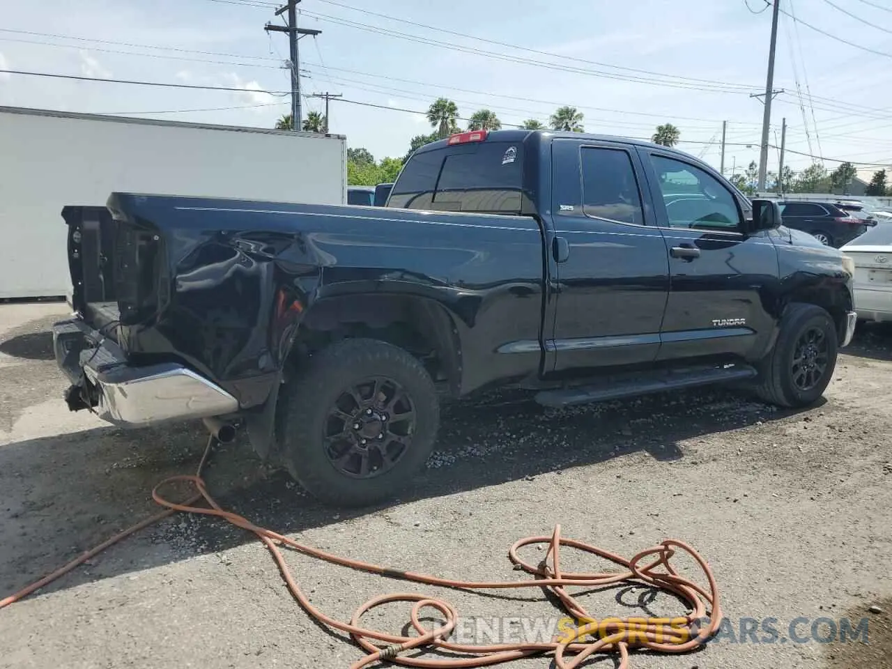 3 Фотография поврежденного автомобиля 5TFRM5F18KX138260 TOYOTA TUNDRA 2019