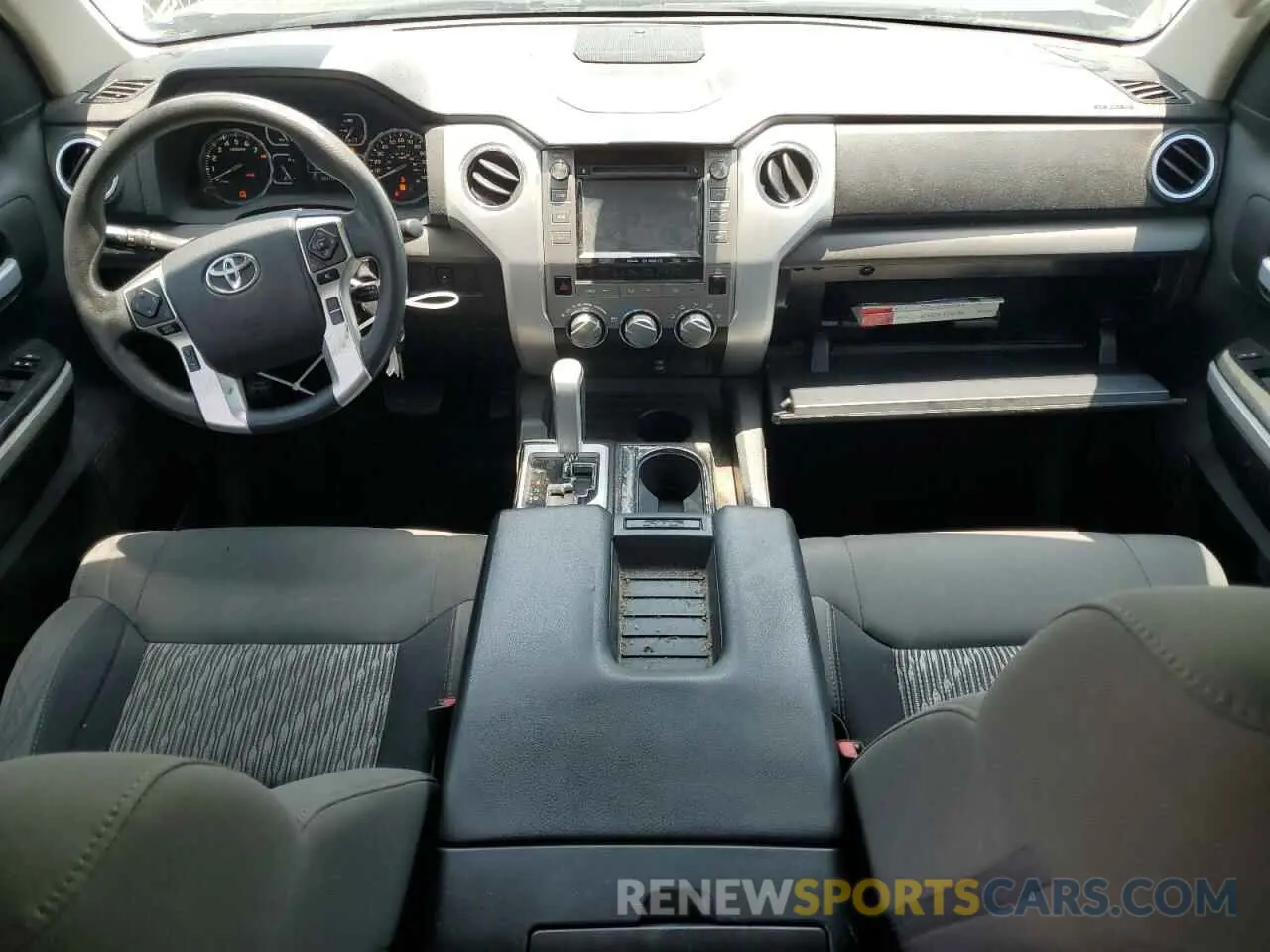 8 Фотография поврежденного автомобиля 5TFRM5F18KX138260 TOYOTA TUNDRA 2019