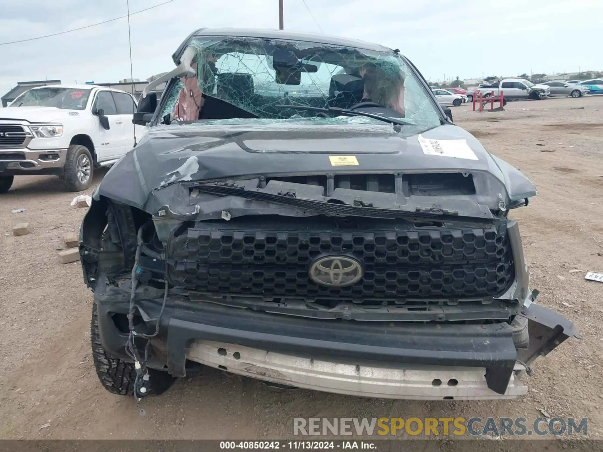 12 Фотография поврежденного автомобиля 5TFRM5F18KX144298 TOYOTA TUNDRA 2019