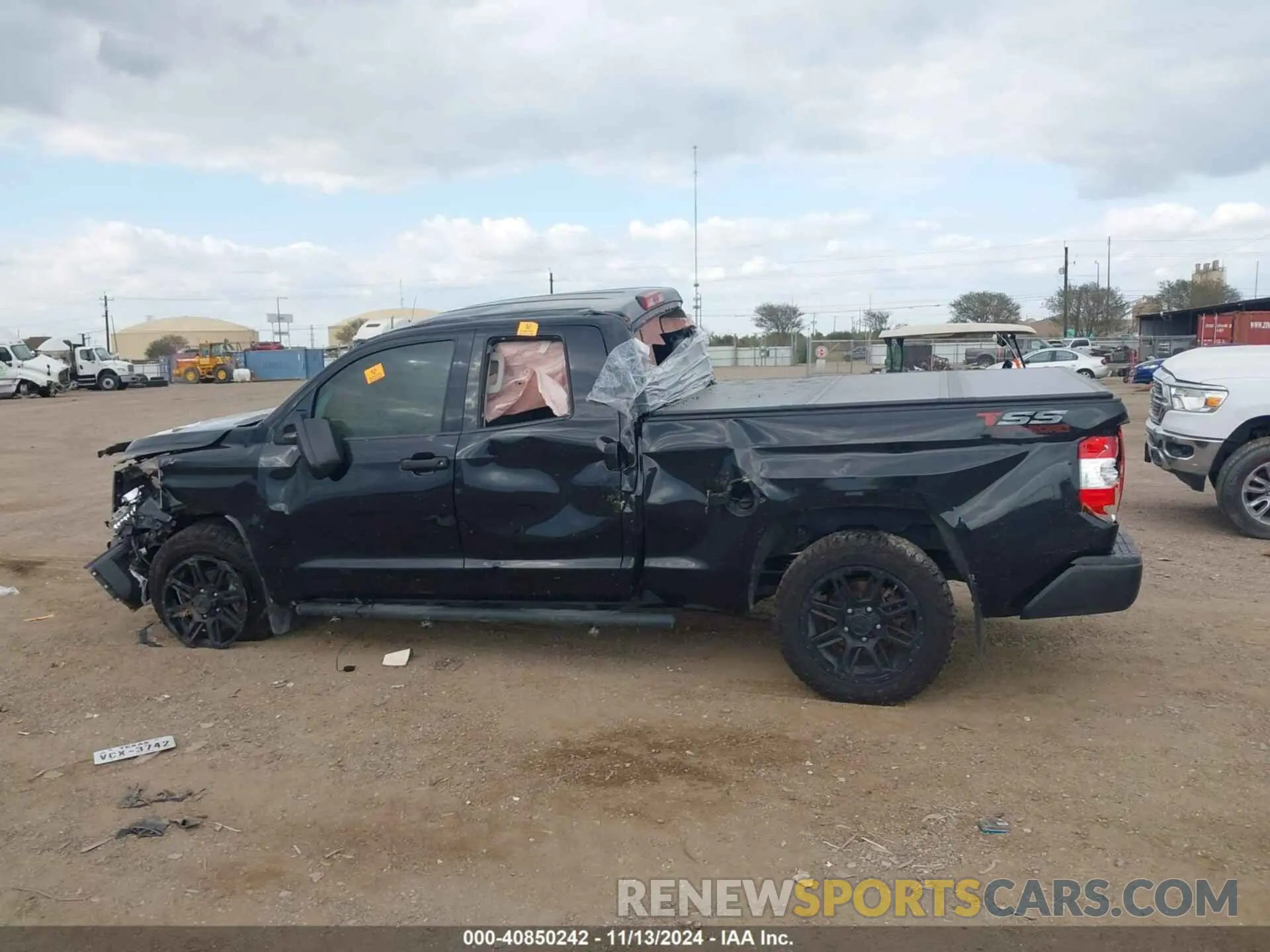 14 Фотография поврежденного автомобиля 5TFRM5F18KX144298 TOYOTA TUNDRA 2019