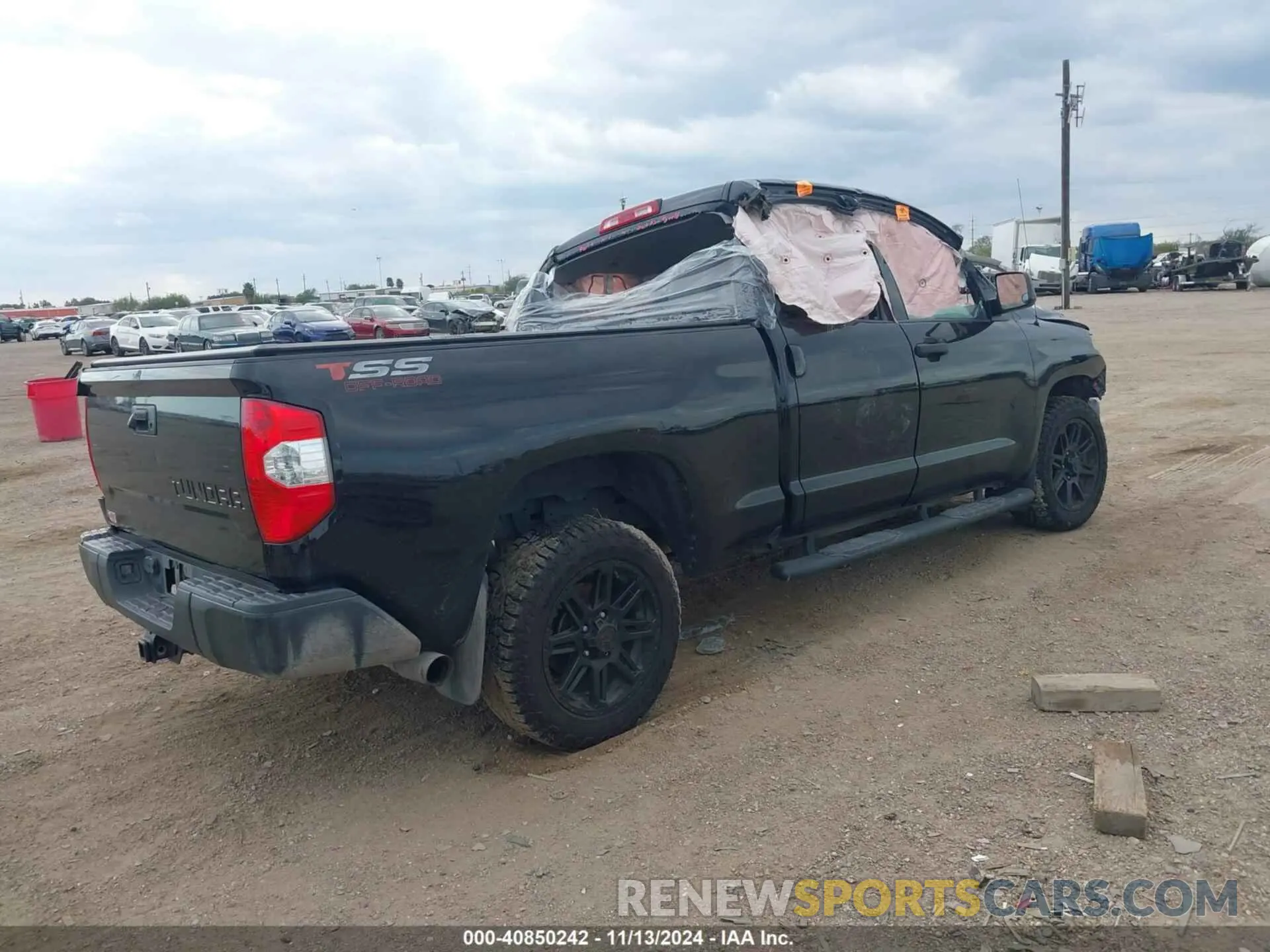 4 Фотография поврежденного автомобиля 5TFRM5F18KX144298 TOYOTA TUNDRA 2019