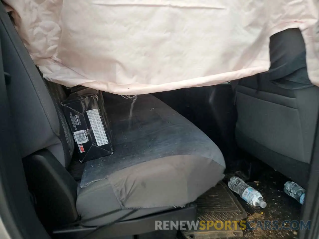 10 Photograph of a damaged car 5TFRY5F16KX246963 TOYOTA TUNDRA 2019