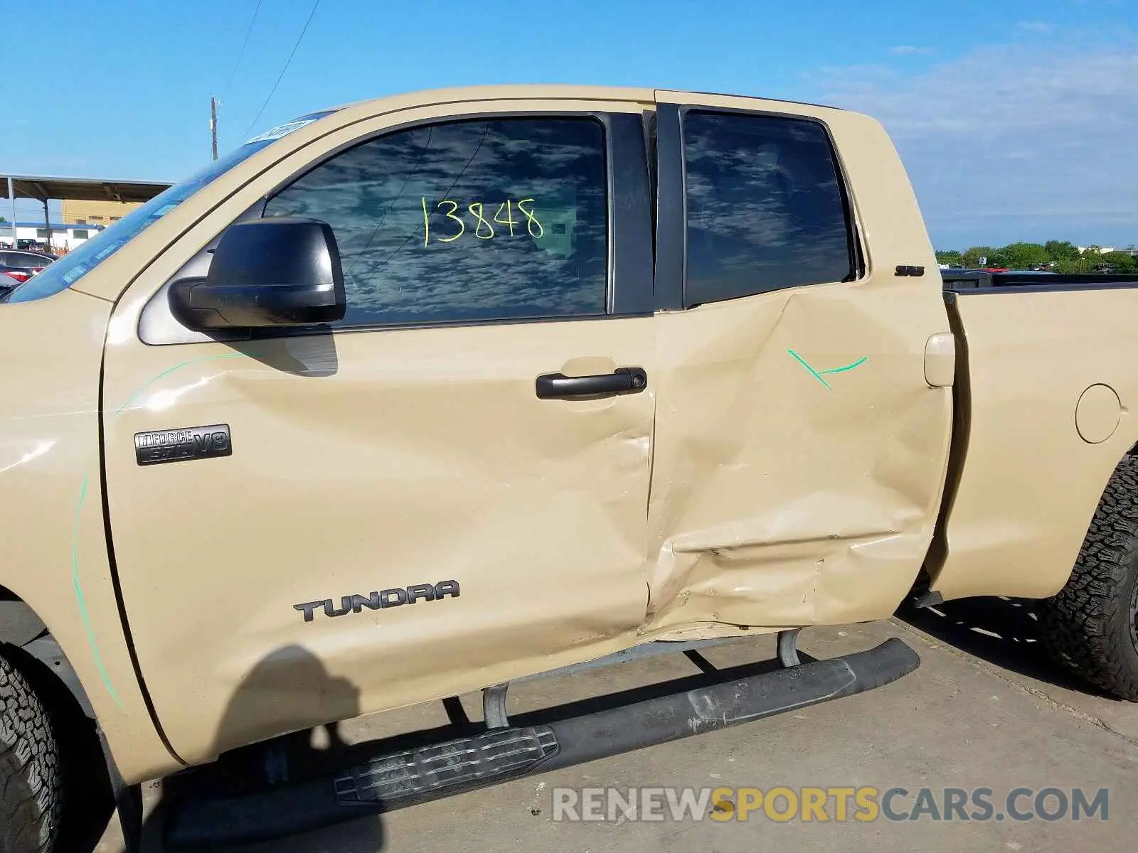 9 Photograph of a damaged car 5TFRY5F19KX244673 TOYOTA TUNDRA 2019