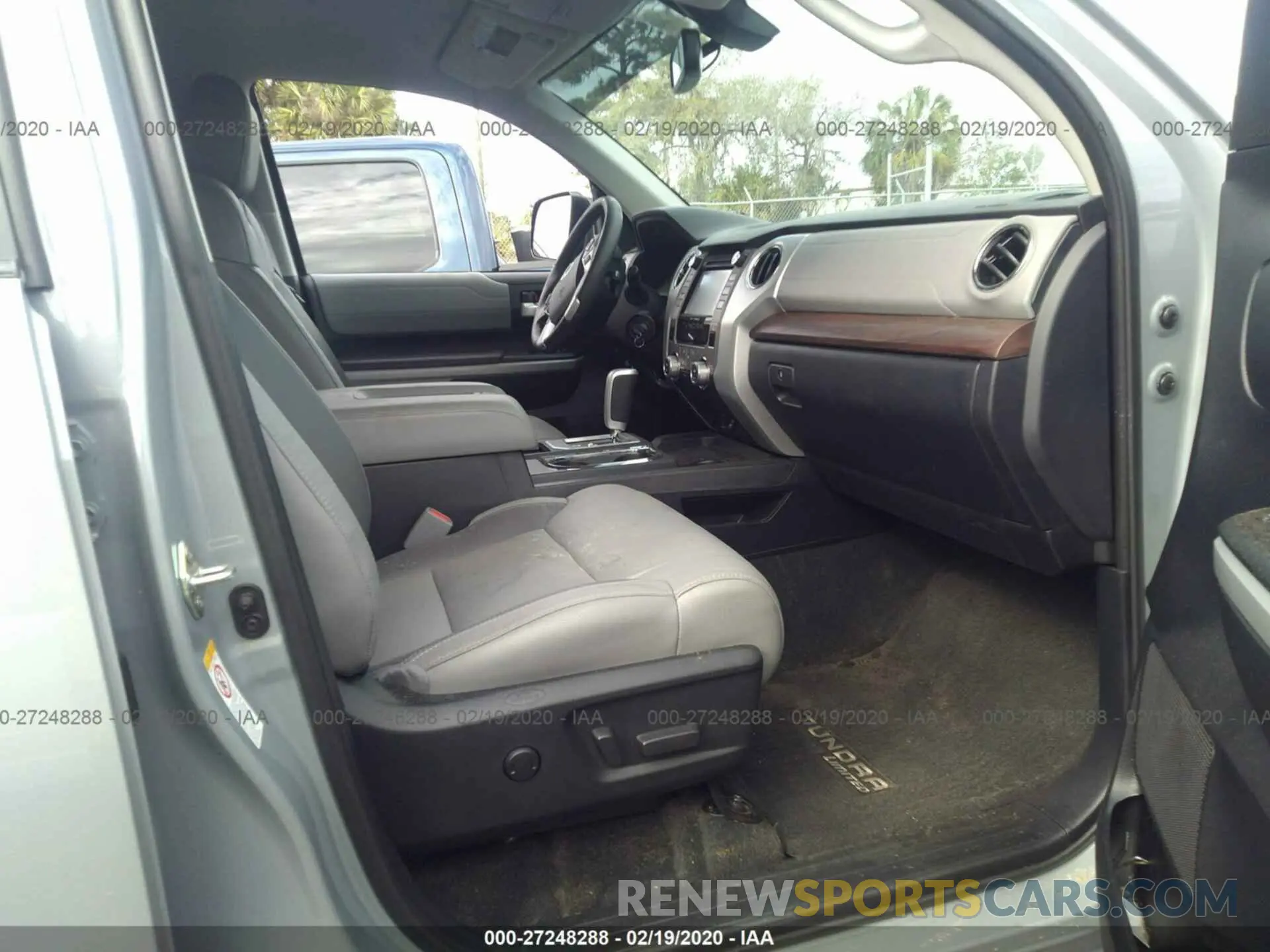 5 Photograph of a damaged car 5TFSY5F10KX247818 TOYOTA TUNDRA 2019
