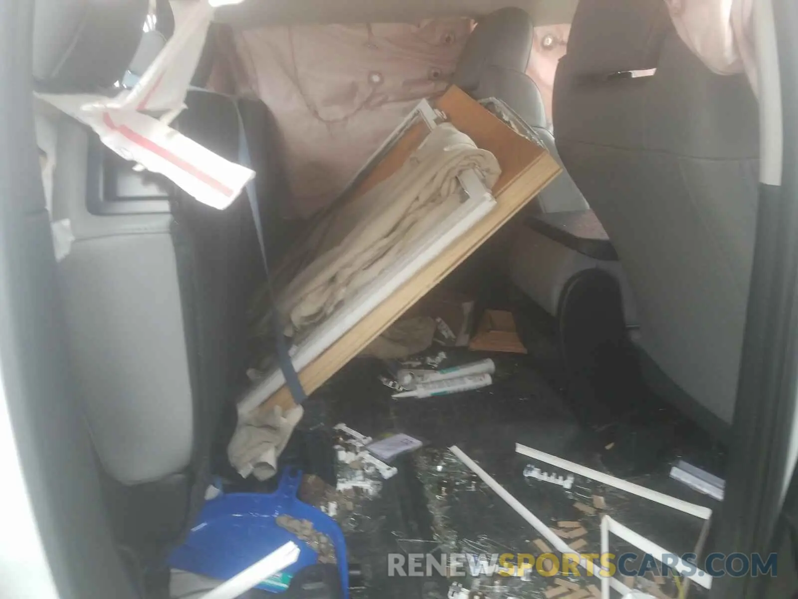 6 Photograph of a damaged car 5TFTY5F11KX010775 TOYOTA TUNDRA 2019