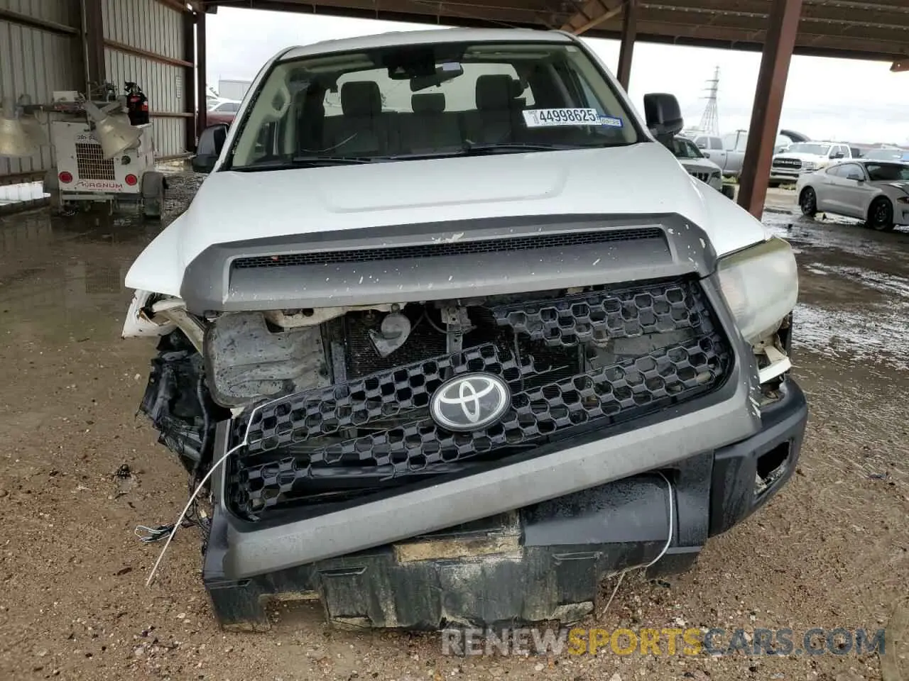 5 Фотография поврежденного автомобиля 5TFTY5F11KX010825 TOYOTA TUNDRA 2019