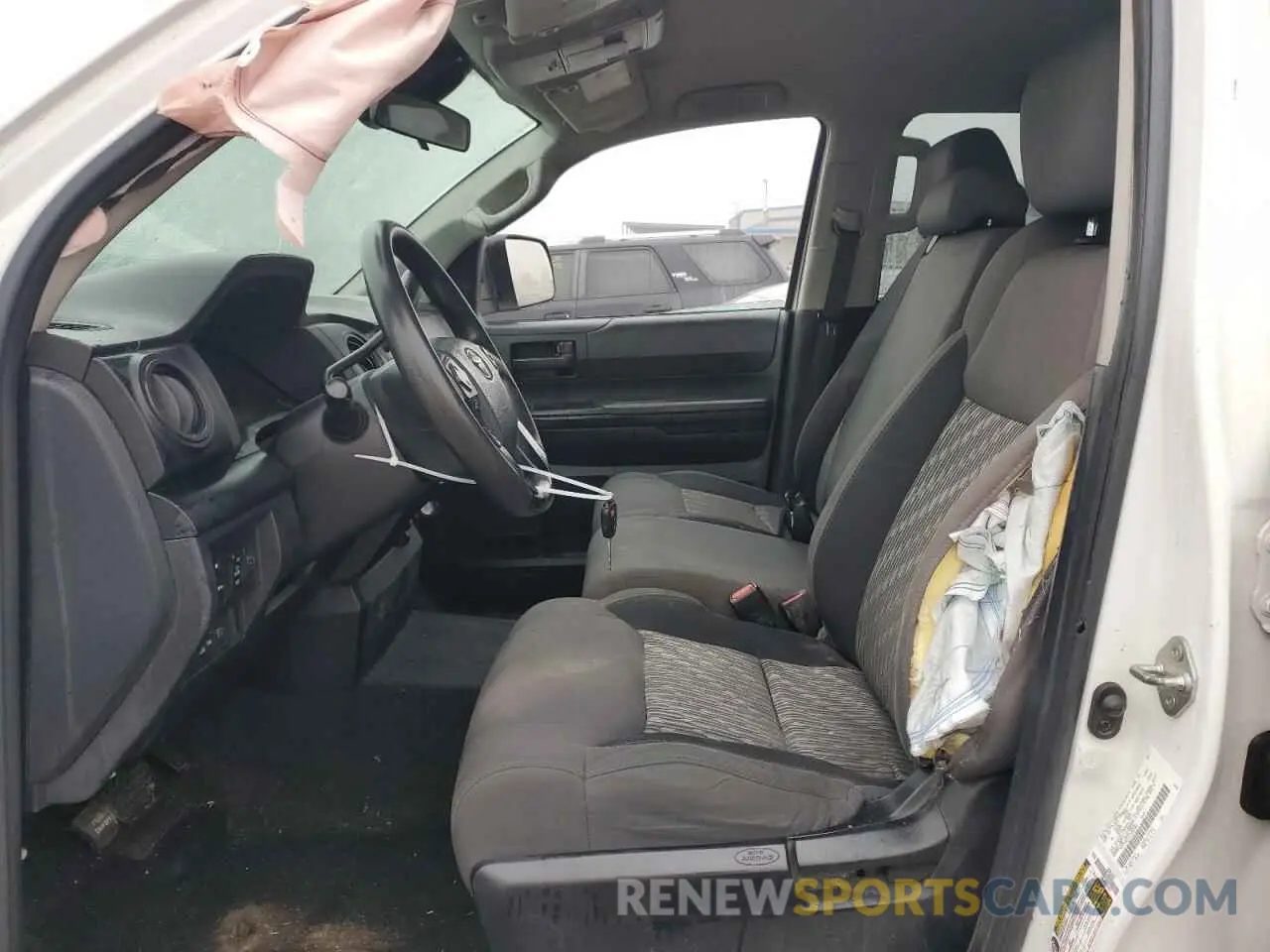 7 Photograph of a damaged car 5TFTY5F14KX010740 TOYOTA TUNDRA 2019