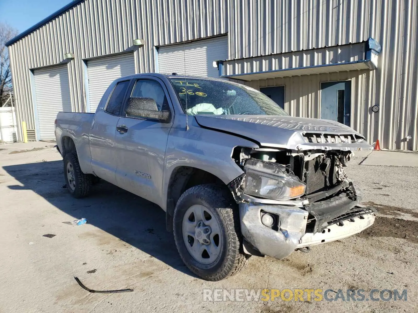 1 Photograph of a damaged car 5TFUM5F12KX083010 TOYOTA TUNDRA 2019