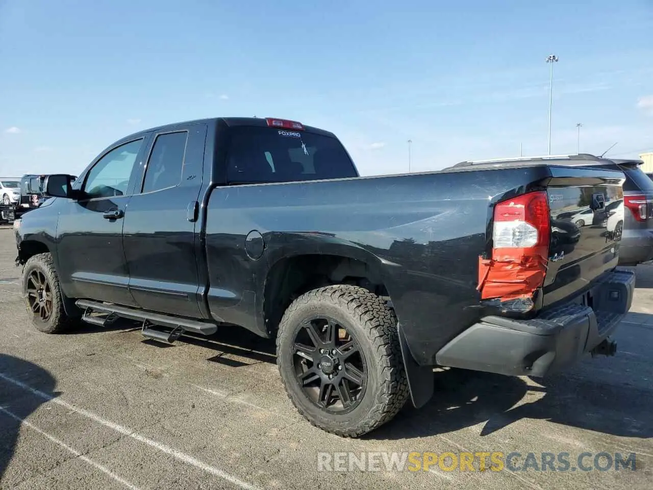 2 Фотография поврежденного автомобиля 5TFUM5F17KX083357 TOYOTA TUNDRA 2019
