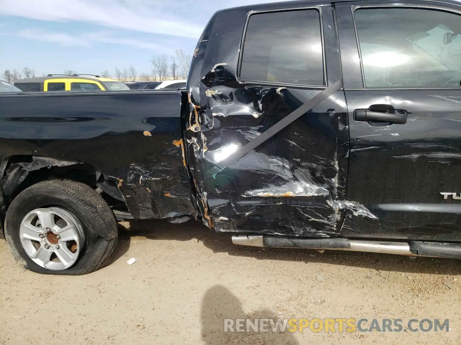 9 Photograph of a damaged car 5TFUW5F11KX794286 TOYOTA TUNDRA 2019