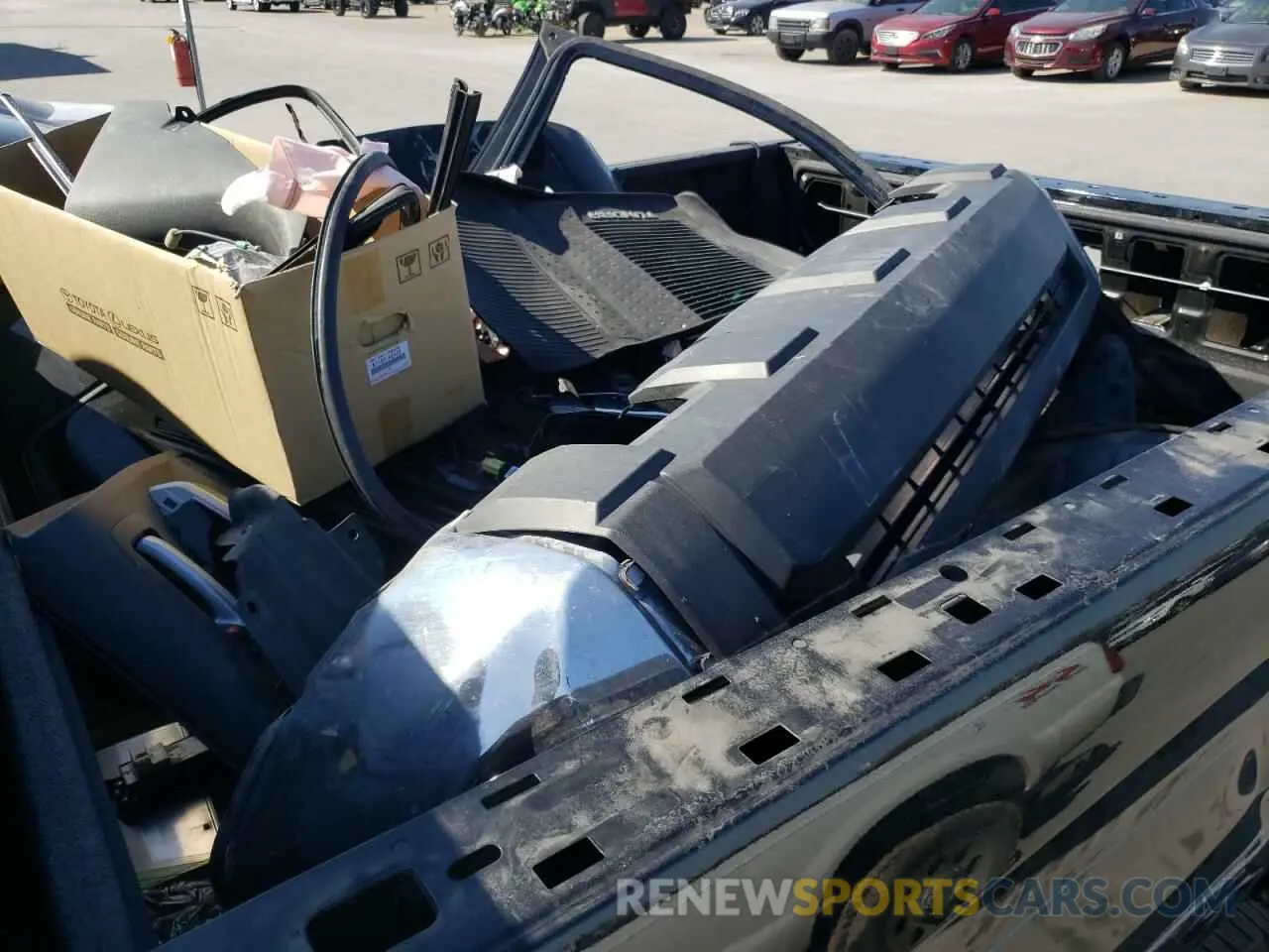 9 Photograph of a damaged car 5TFUW5F11KX831109 TOYOTA TUNDRA 2019