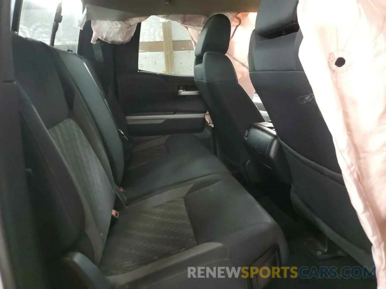 11 Photograph of a damaged car 5TFUW5F11KX857841 TOYOTA TUNDRA 2019