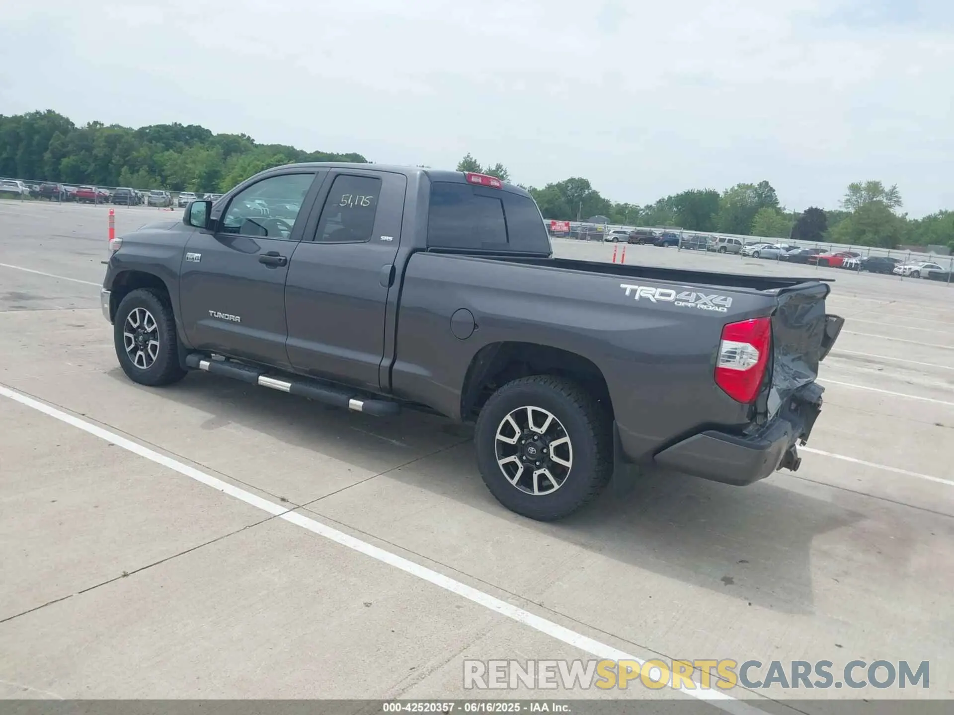 3 Photograph of a damaged car 5TFUW5F15KX807976 TOYOTA TUNDRA 2019