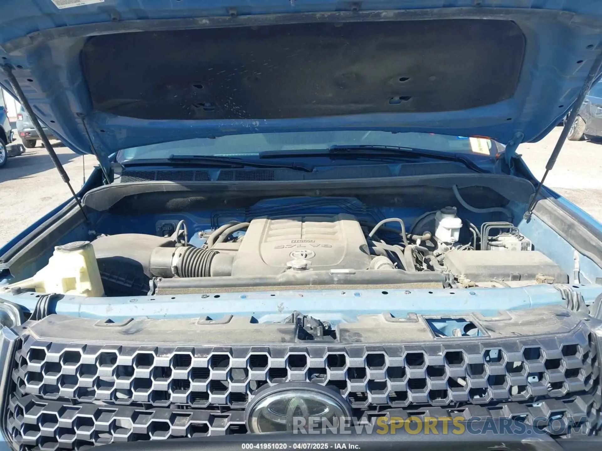 10 Photograph of a damaged car 5TFUW5F19KX787876 TOYOTA TUNDRA 2019
