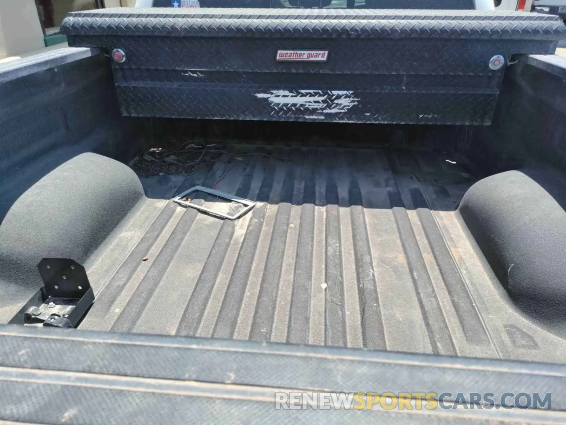 25 Photograph of a damaged car 5TFUW5F19KX796805 TOYOTA TUNDRA 2019