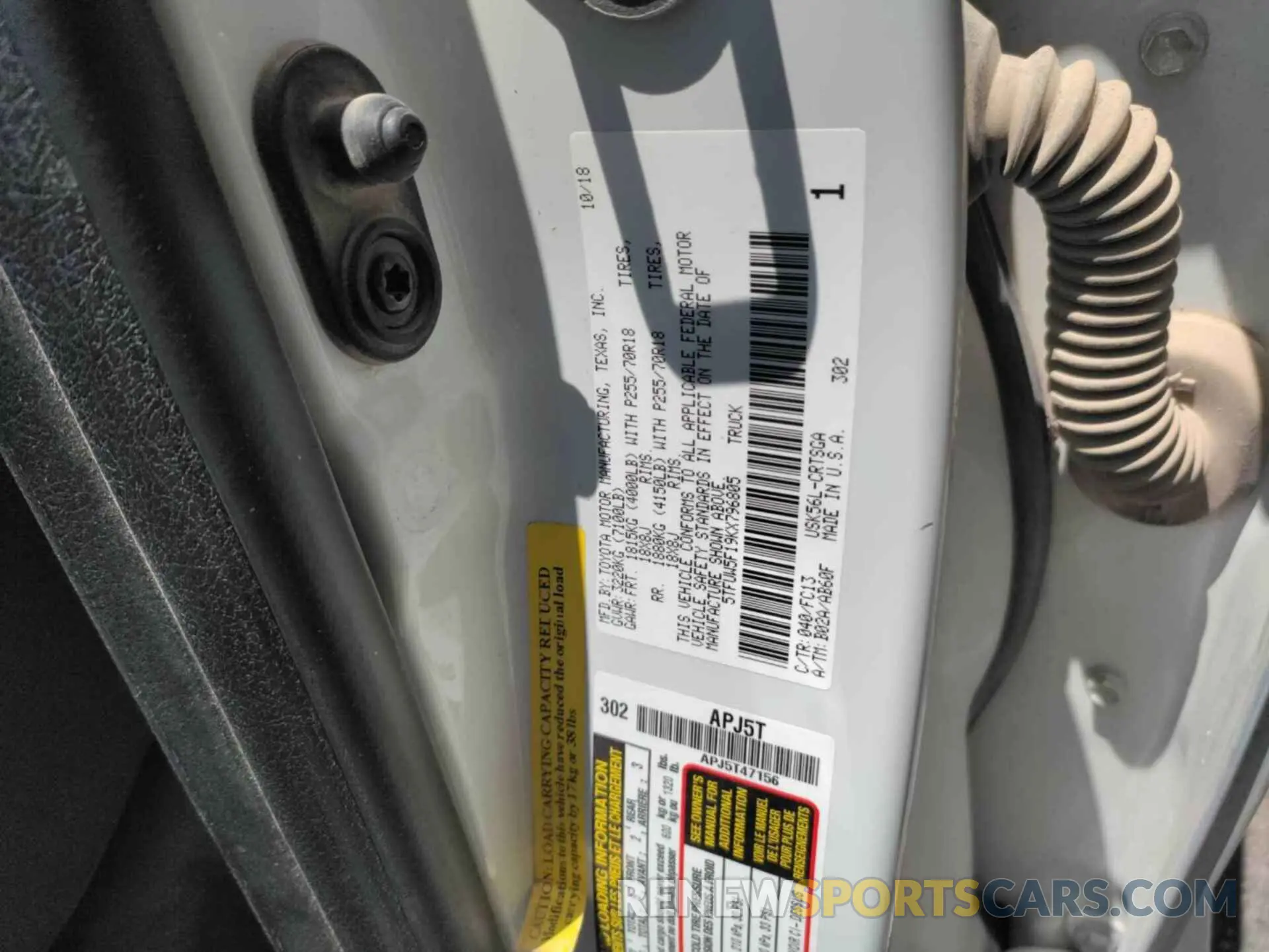5 Photograph of a damaged car 5TFUW5F19KX796805 TOYOTA TUNDRA 2019