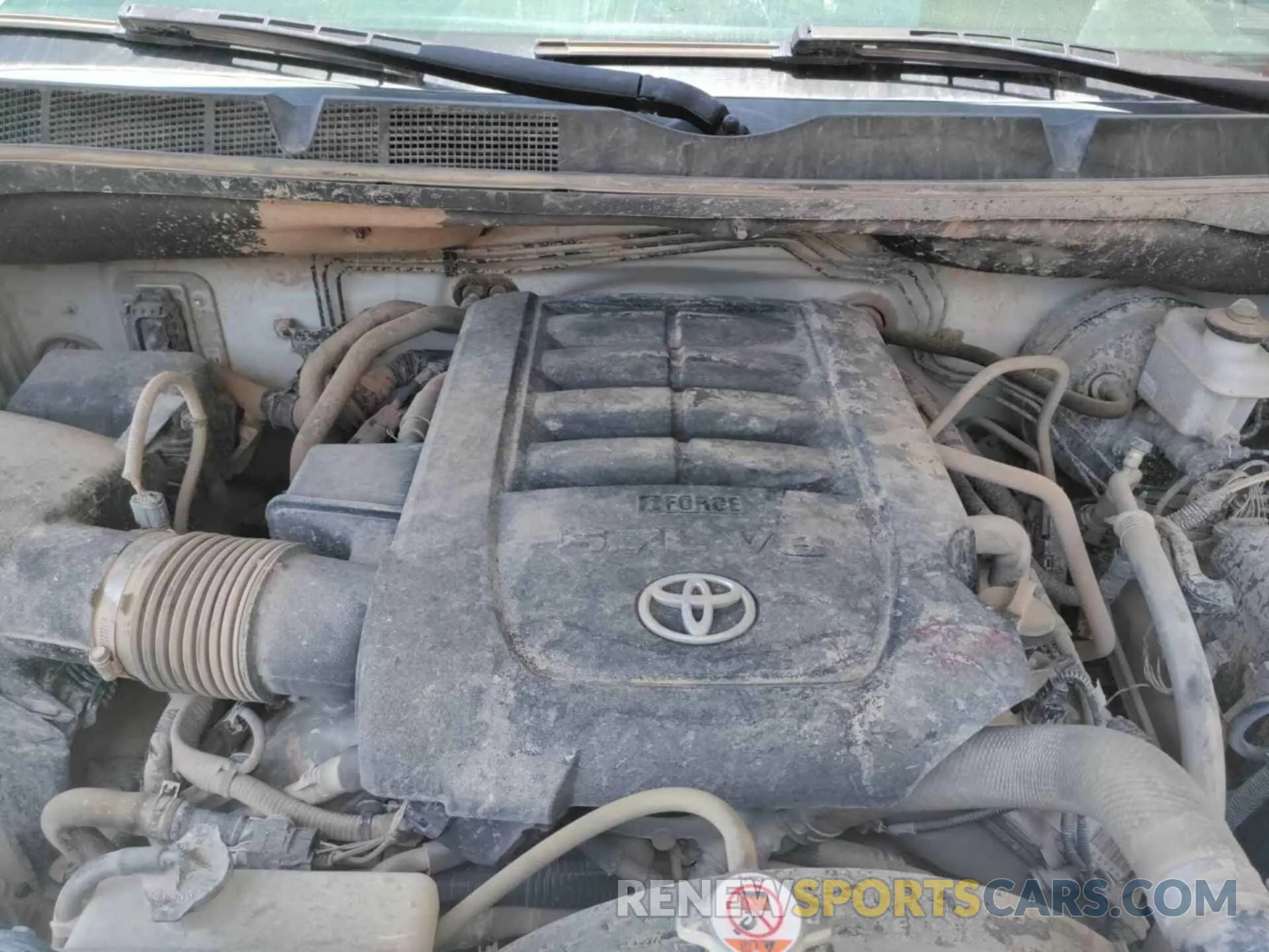 7 Photograph of a damaged car 5TFUW5F19KX796805 TOYOTA TUNDRA 2019
