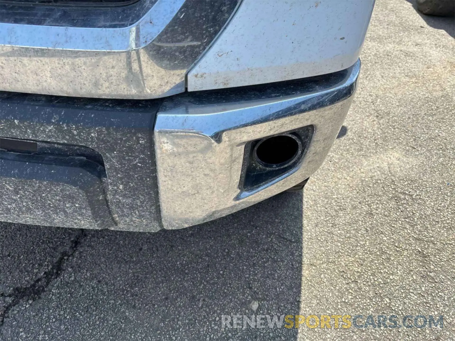 8 Photograph of a damaged car 5TFUW5F19KX796805 TOYOTA TUNDRA 2019