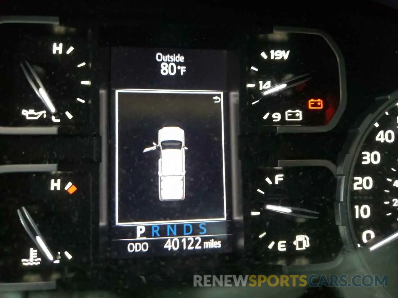 8 Photograph of a damaged car 5TFUW5F1XKX849480 TOYOTA TUNDRA 2019