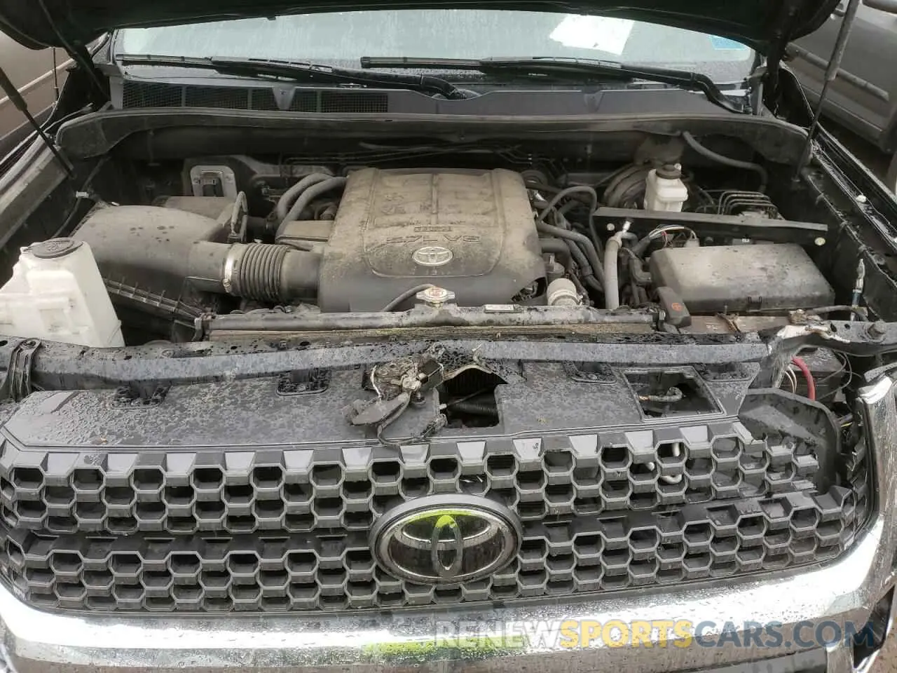 7 Photograph of a damaged car 5TFUY5F13KX778701 TOYOTA TUNDRA 2019
