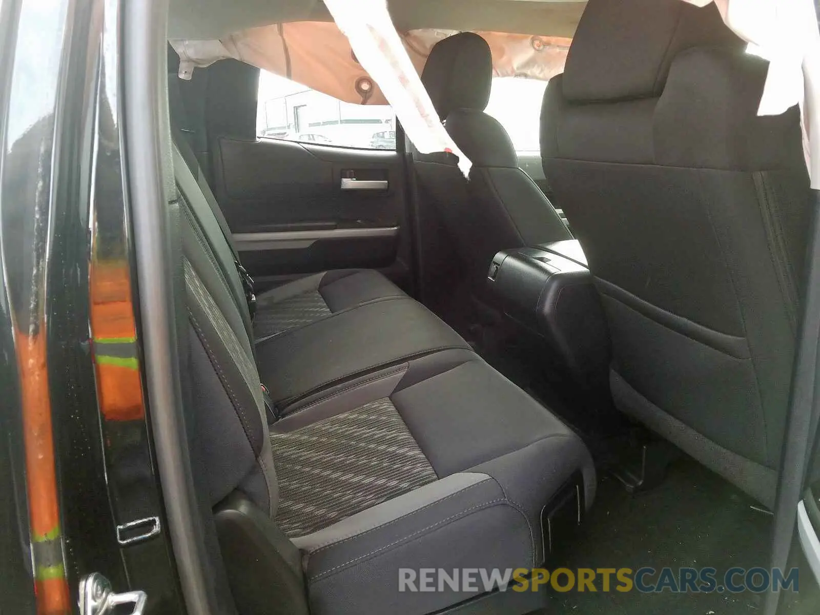 6 Photograph of a damaged car 5TFUY5F13KX804391 TOYOTA TUNDRA 2019