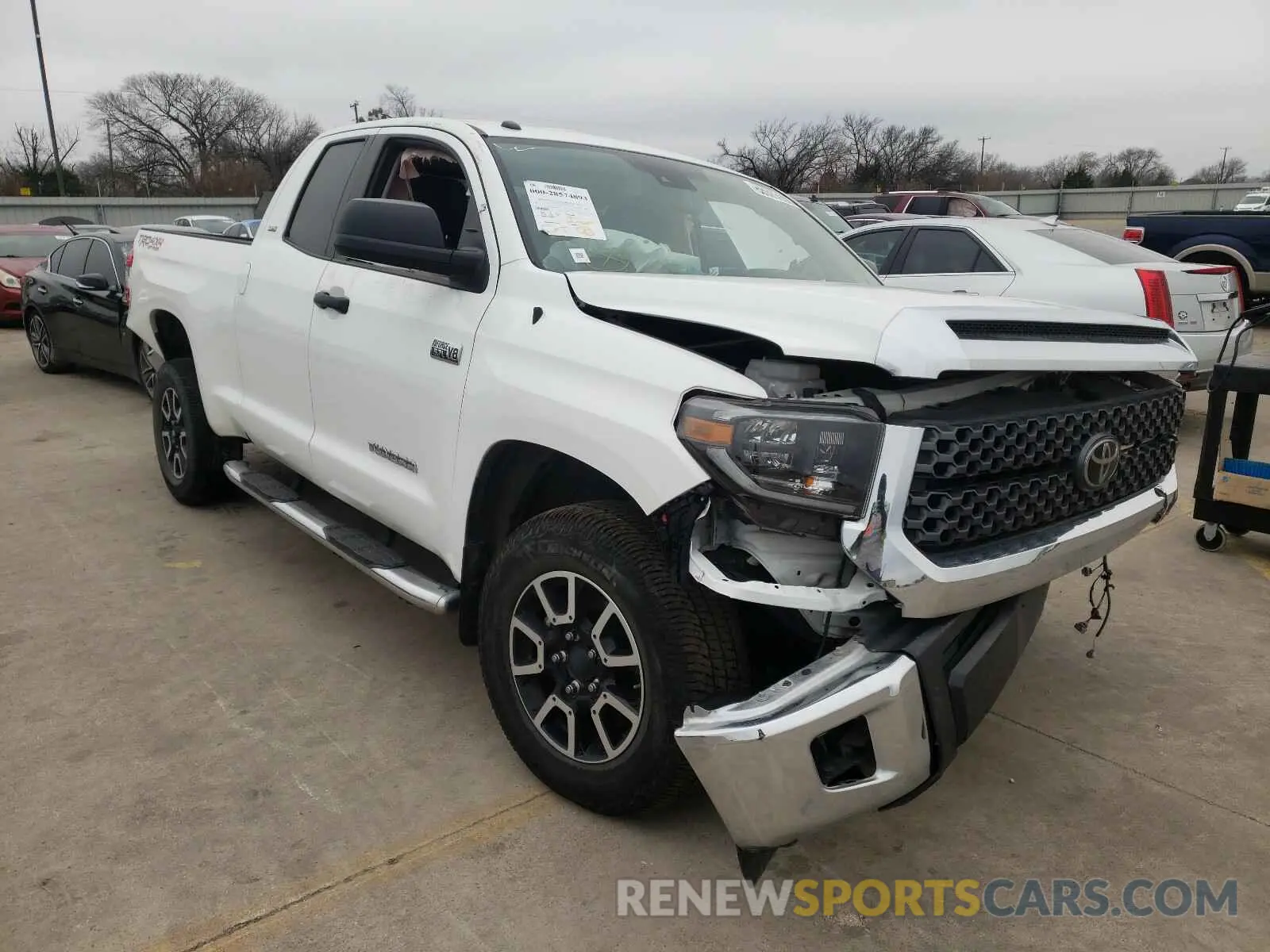 1 Photograph of a damaged car 5TFUY5F15KX834847 TOYOTA TUNDRA 2019
