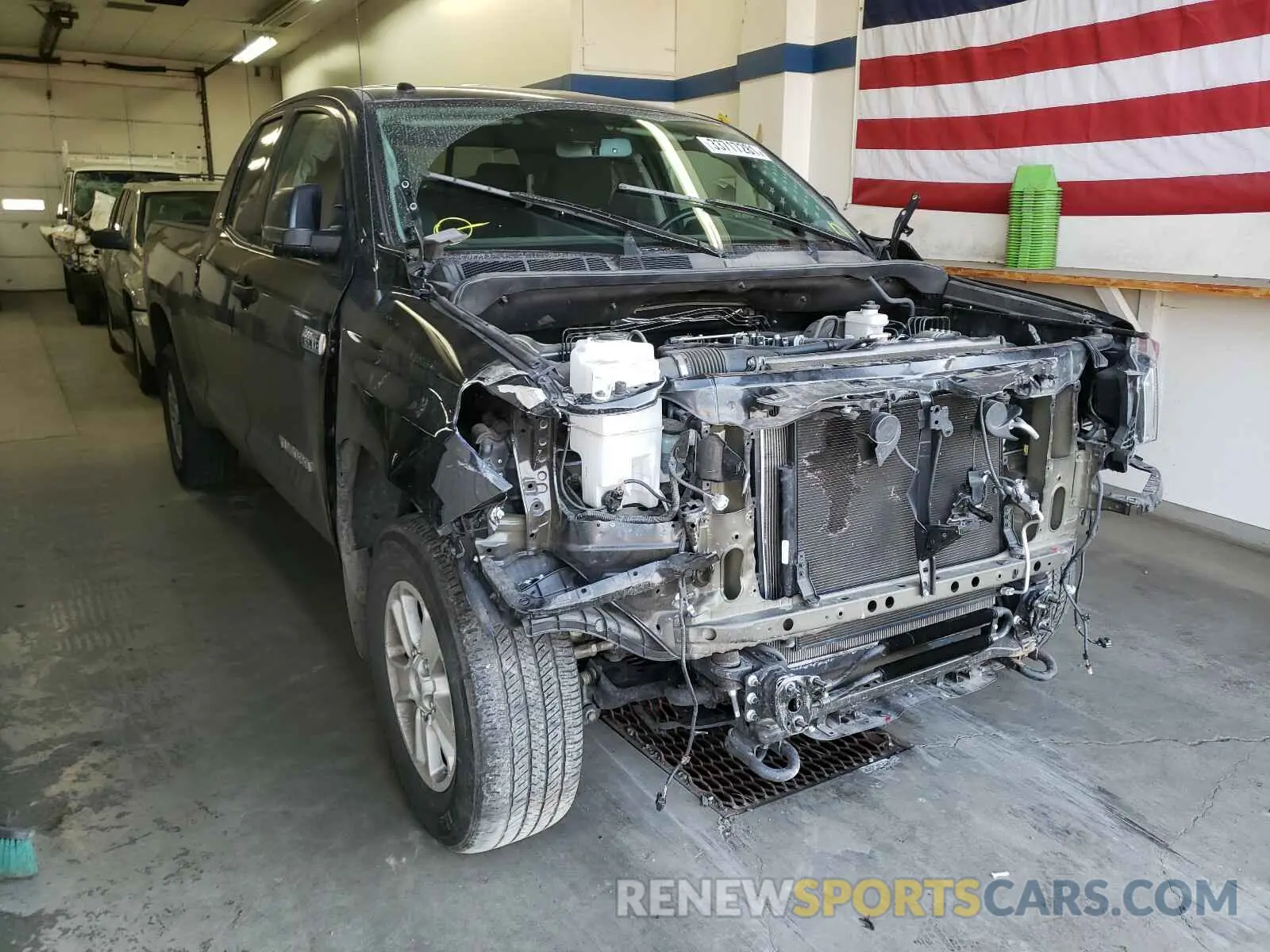 1 Photograph of a damaged car 5TFUY5F17KX827107 TOYOTA TUNDRA 2019