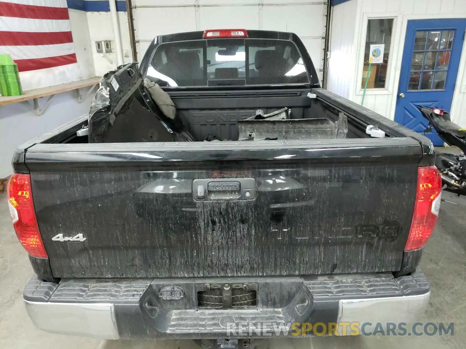 9 Photograph of a damaged car 5TFUY5F17KX827107 TOYOTA TUNDRA 2019