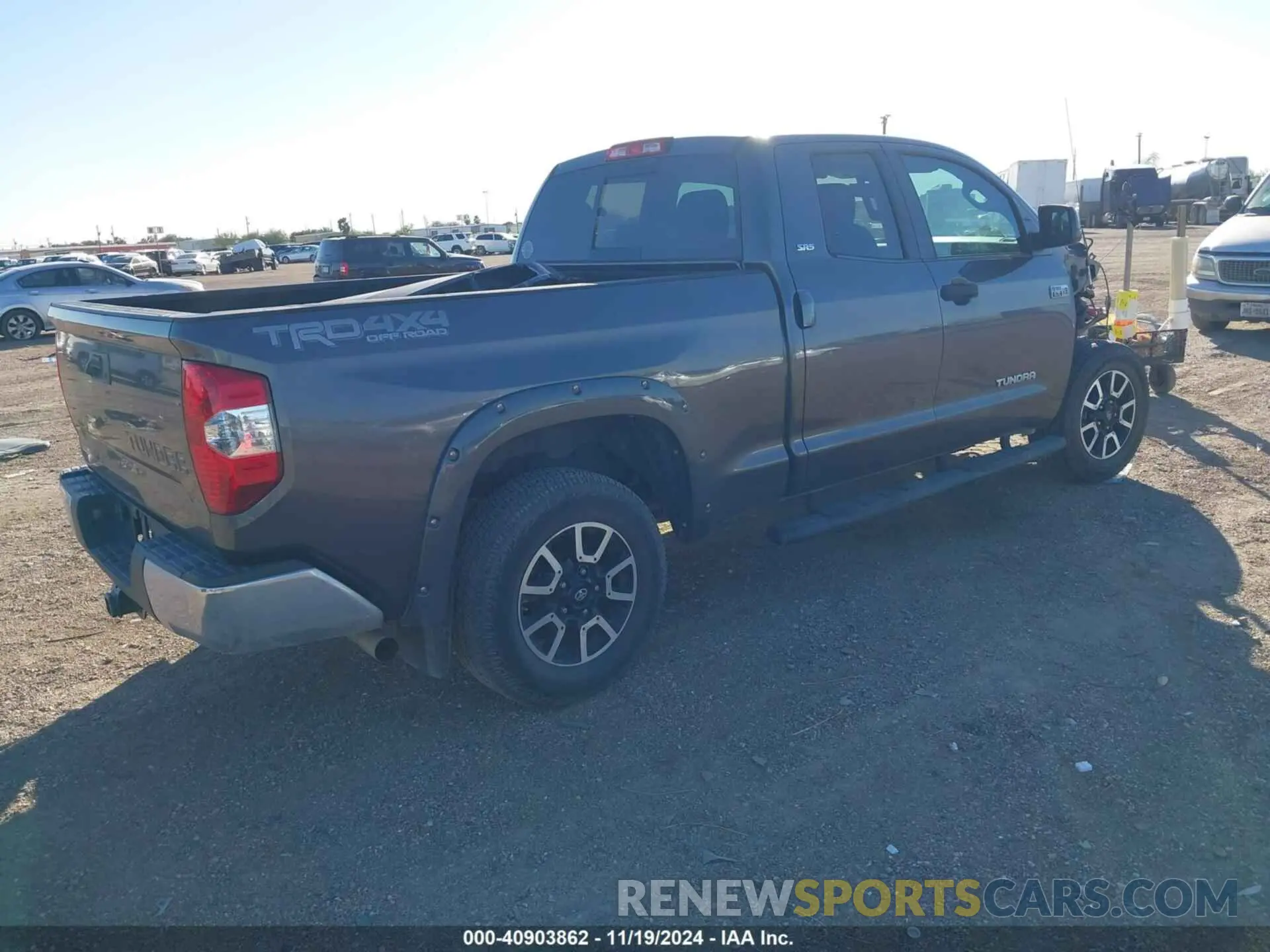 4 Фотография поврежденного автомобиля 5TFUY5F18KX789791 TOYOTA TUNDRA 2019