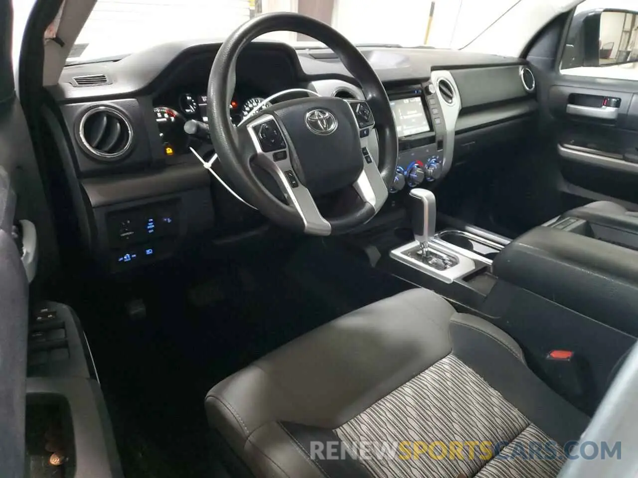 8 Photograph of a damaged car 5TFUY5F1XKX789162 TOYOTA TUNDRA 2019