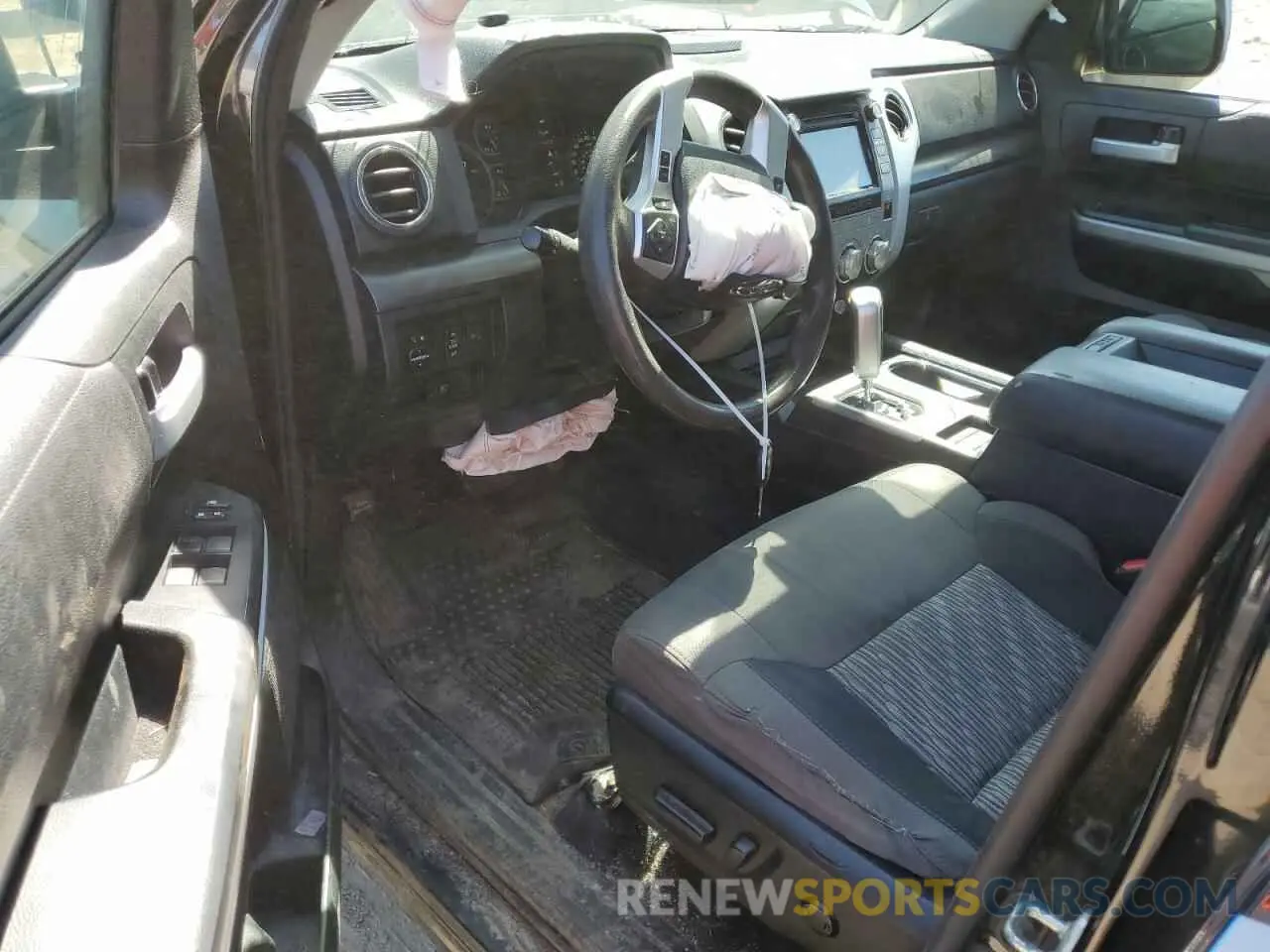 8 Photograph of a damaged car 5TFUY5F1XKX852065 TOYOTA TUNDRA 2019