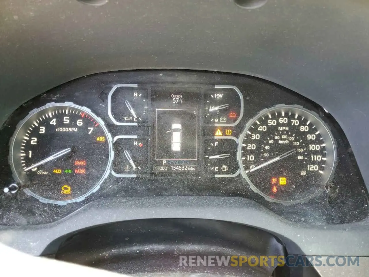 9 Photograph of a damaged car 5TFUY5F1XKX852065 TOYOTA TUNDRA 2019