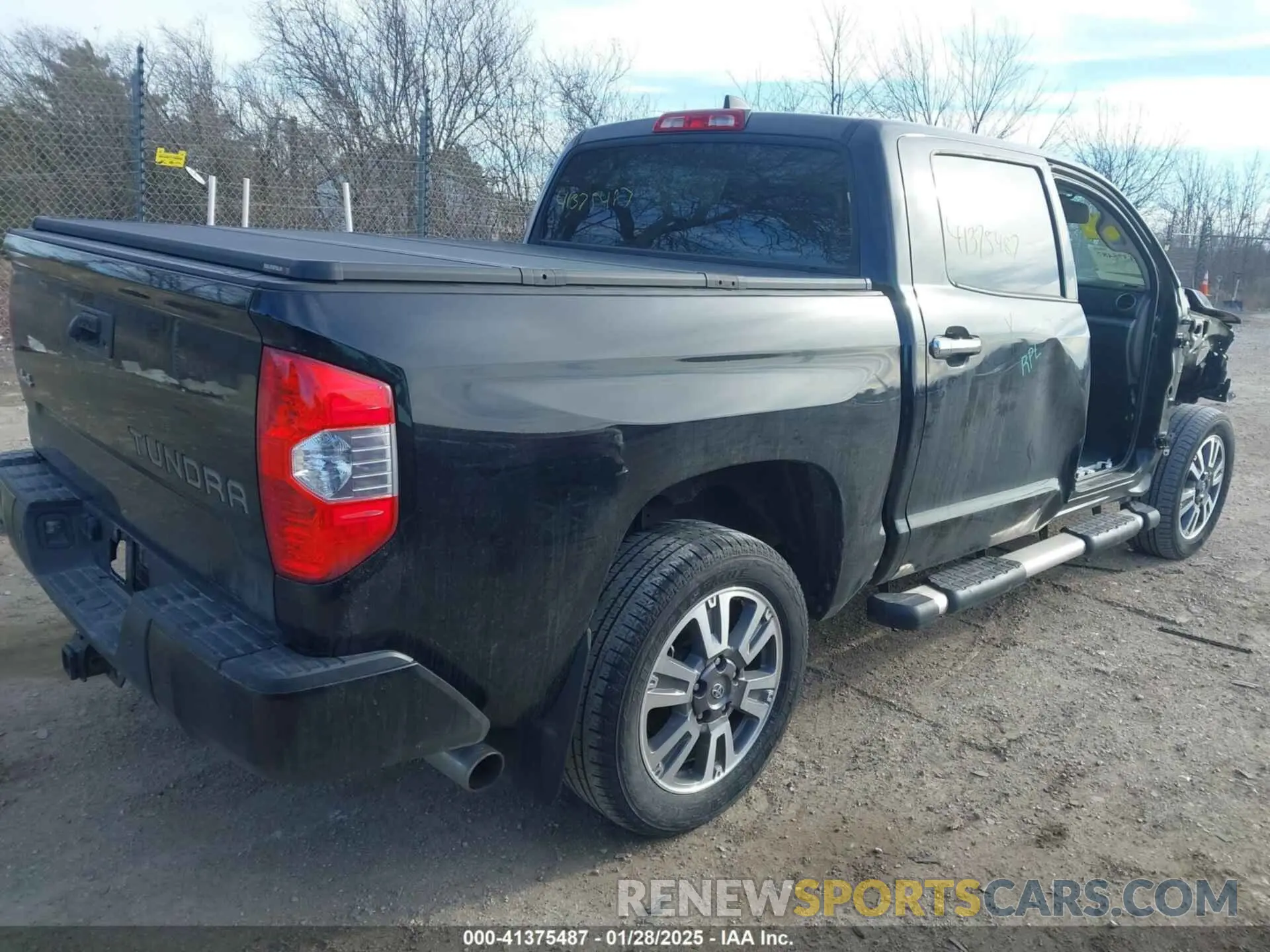 4 Фотография поврежденного автомобиля 5TFAY5F10LX924010 TOYOTA TUNDRA 2020