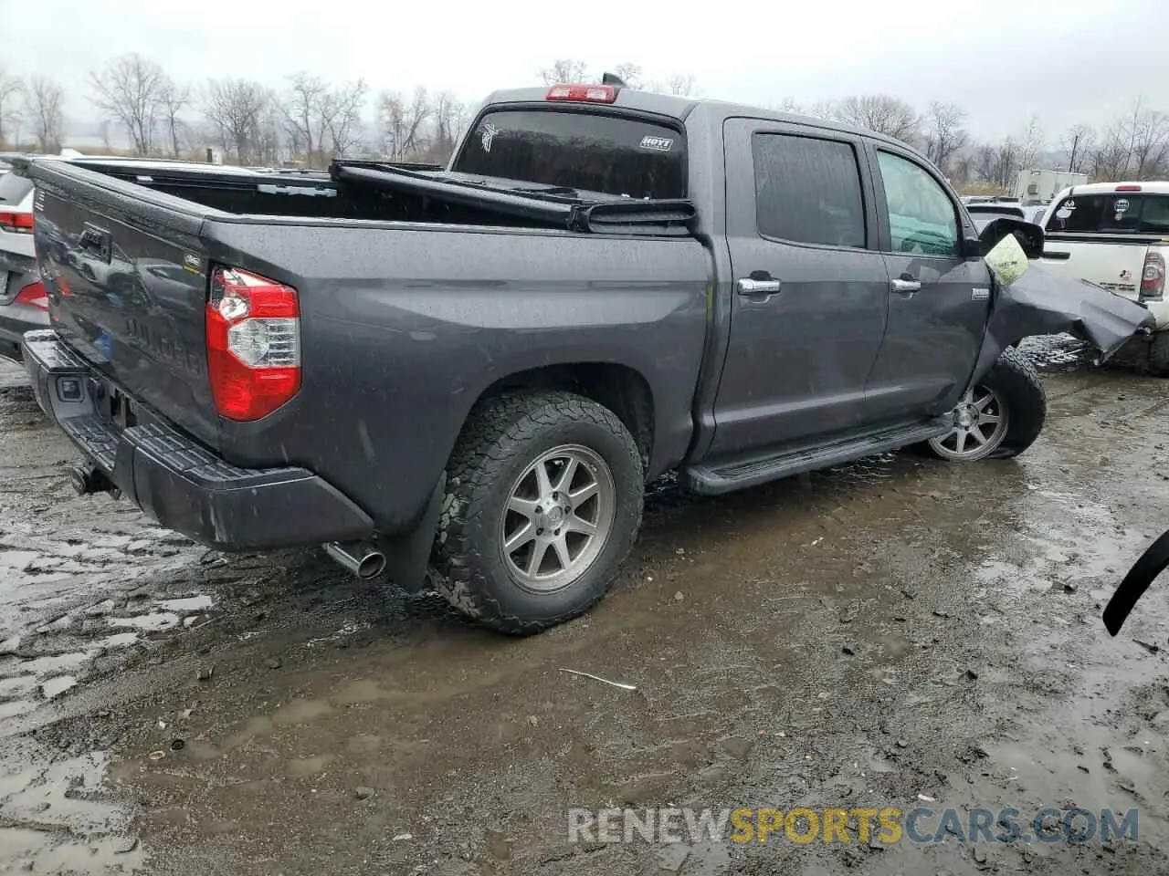3 Фотография поврежденного автомобиля 5TFAY5F18LX924367 TOYOTA TUNDRA 2020