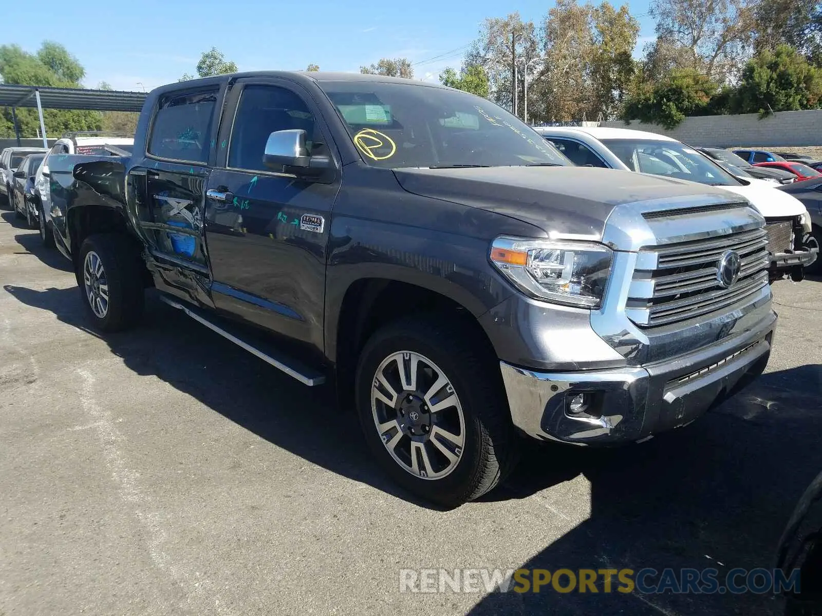 1 Photograph of a damaged car 5TFAY5F18LX931433 TOYOTA TUNDRA 2020