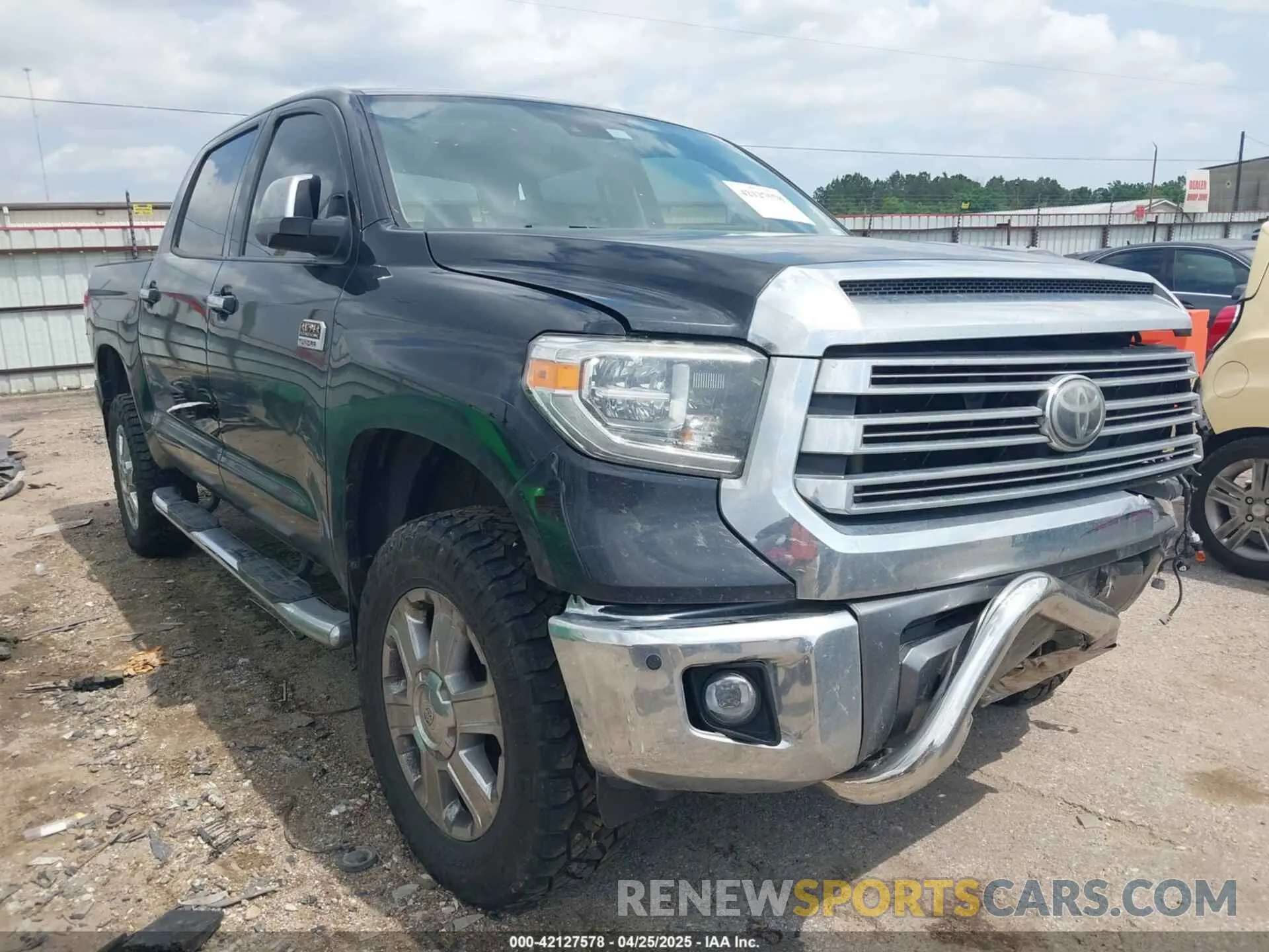 1 Photograph of a damaged car 5TFAY5F19LX911658 TOYOTA TUNDRA 2020