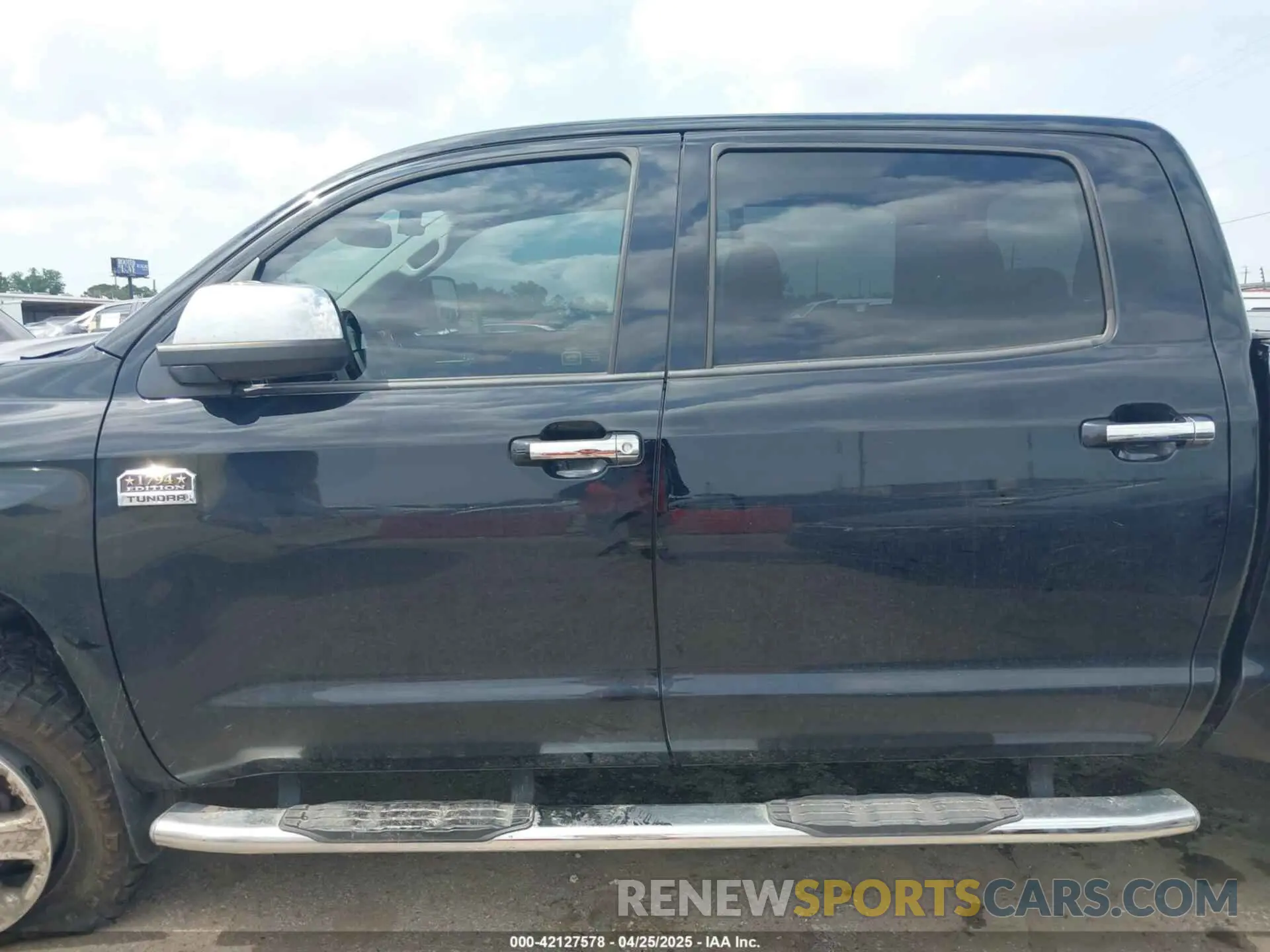 14 Photograph of a damaged car 5TFAY5F19LX911658 TOYOTA TUNDRA 2020