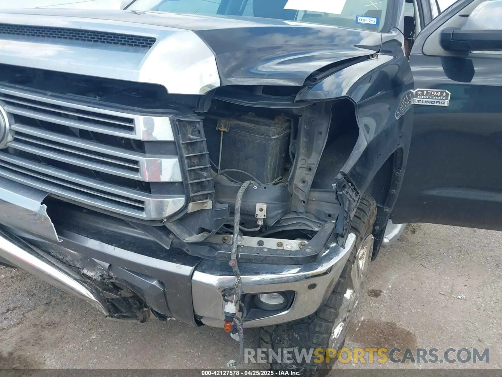 6 Photograph of a damaged car 5TFAY5F19LX911658 TOYOTA TUNDRA 2020