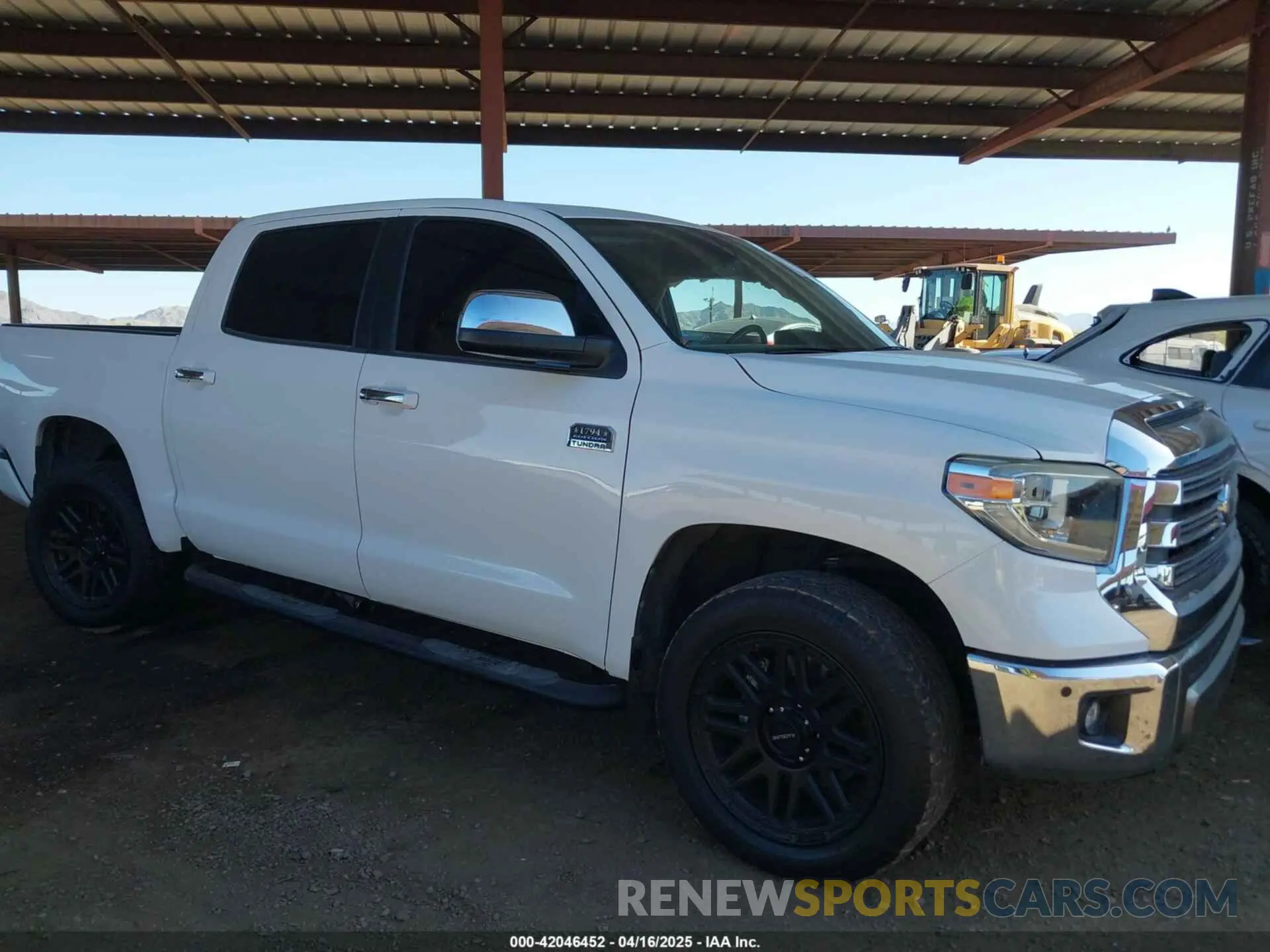 1 Photograph of a damaged car 5TFAY5F19LX935555 TOYOTA TUNDRA 2020