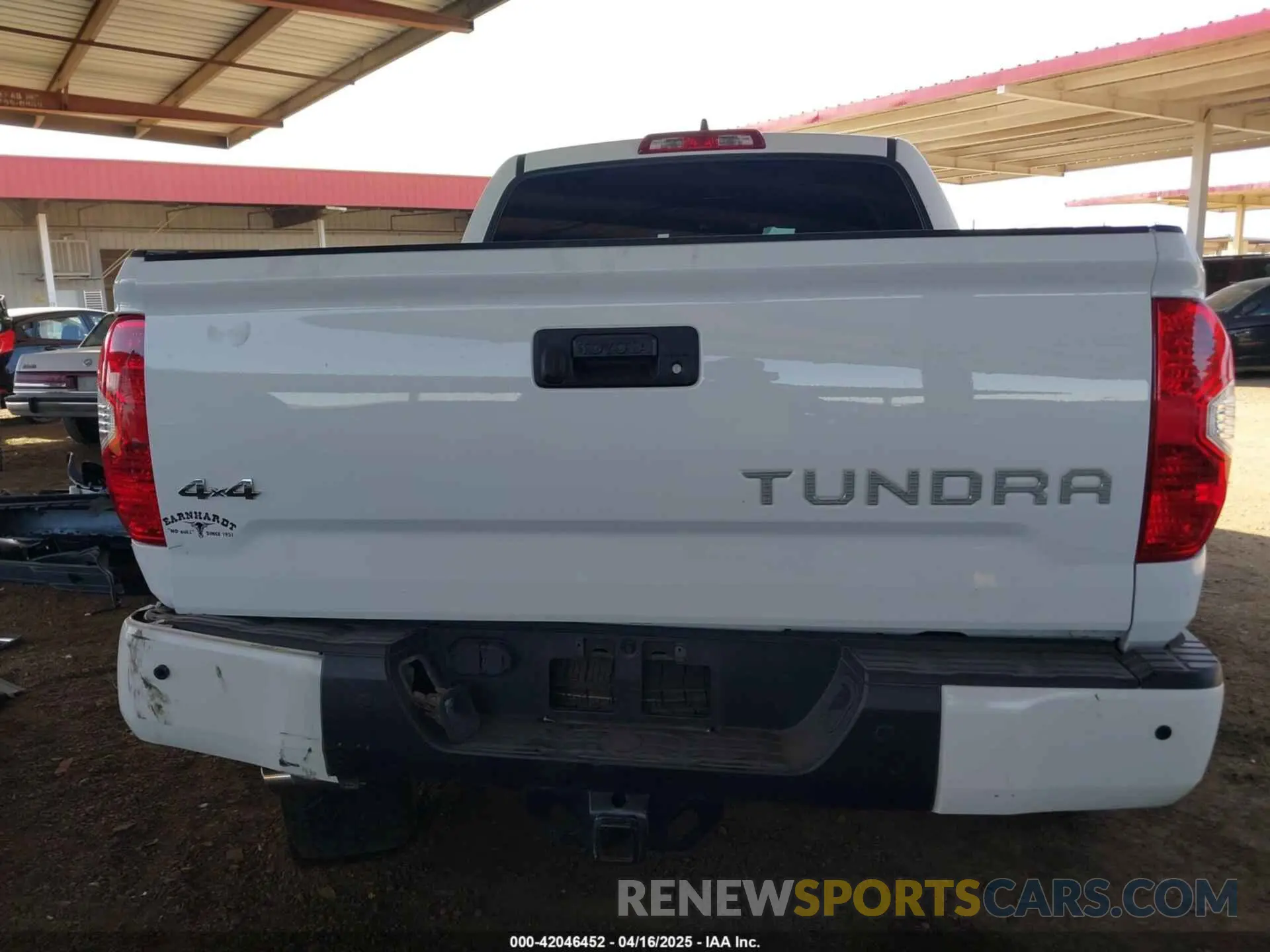 16 Photograph of a damaged car 5TFAY5F19LX935555 TOYOTA TUNDRA 2020