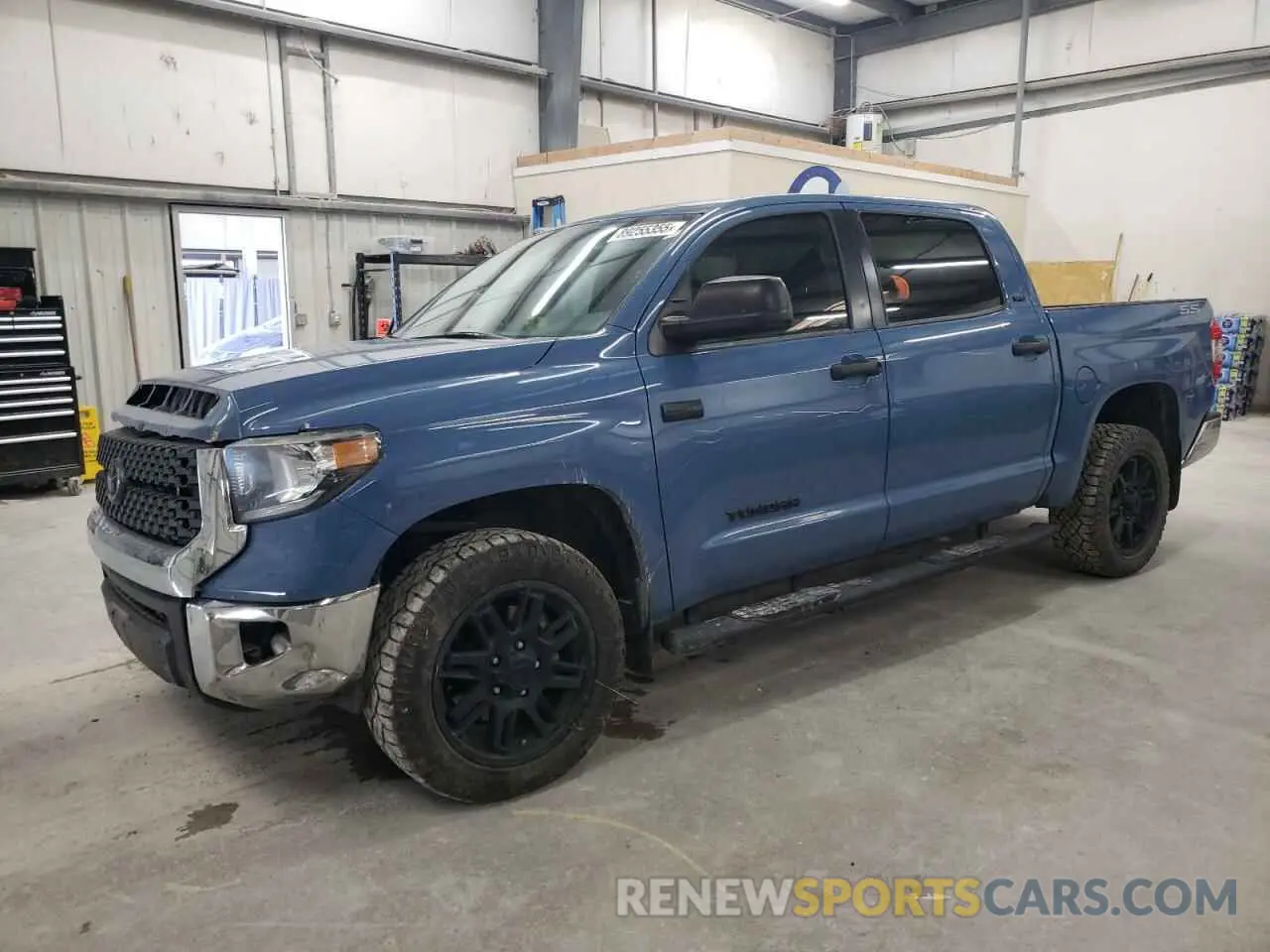 1 Photograph of a damaged car 5TFDY5F10LX952306 TOYOTA TUNDRA 2020