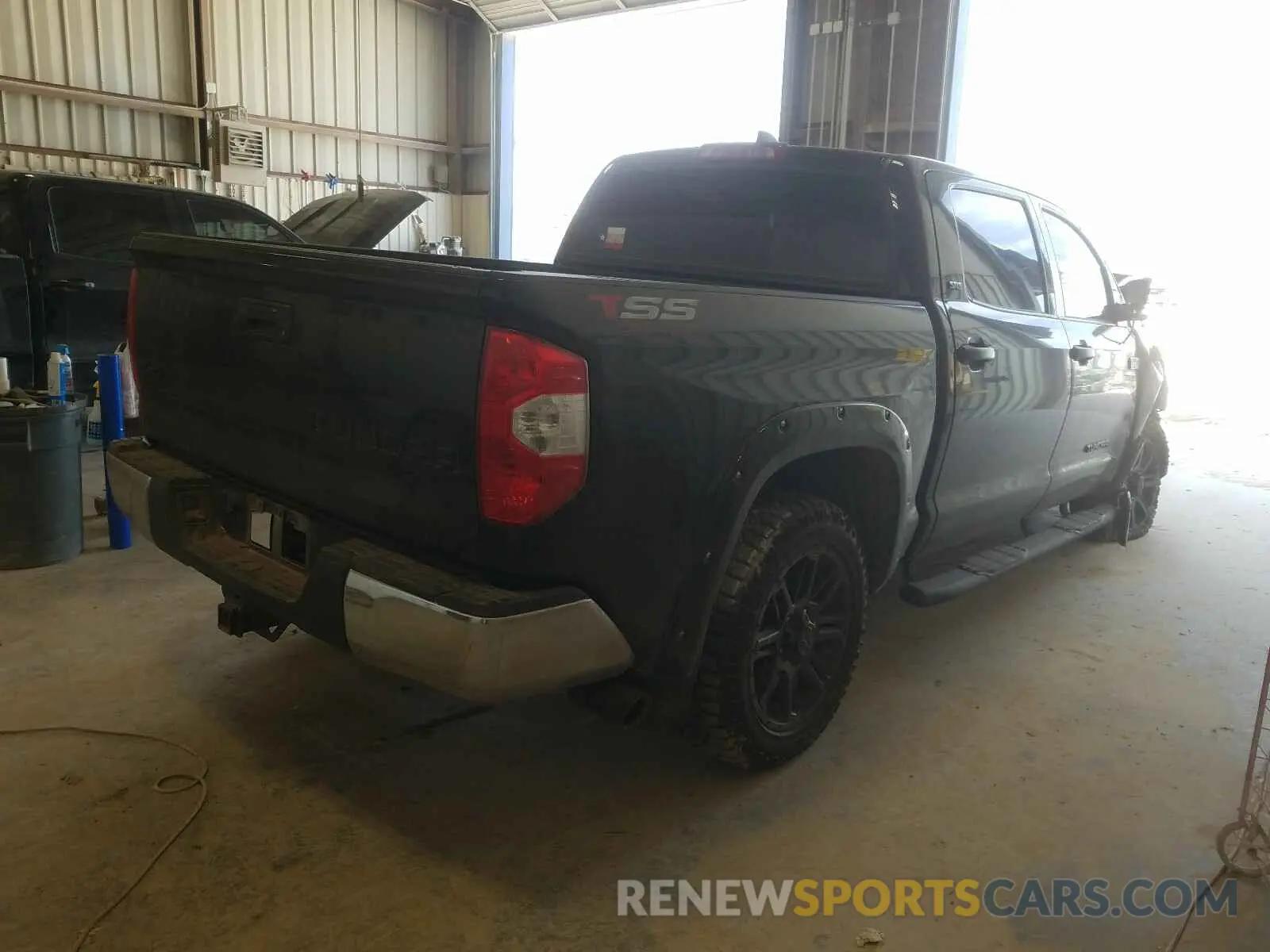 4 Photograph of a damaged car 5TFDY5F12LX884705 TOYOTA TUNDRA 2020