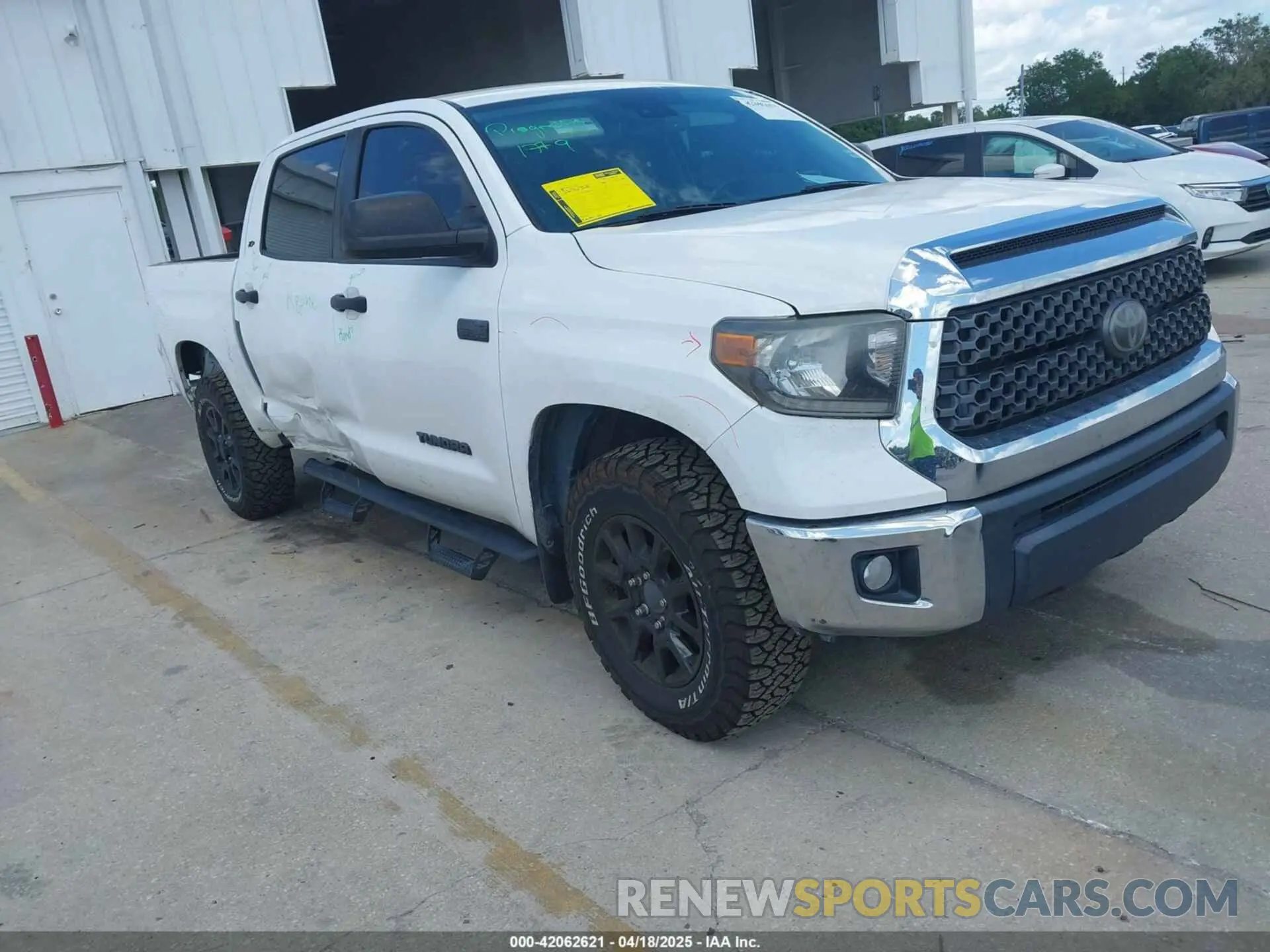 1 Фотография поврежденного автомобиля 5TFDY5F12LX903270 TOYOTA TUNDRA 2020