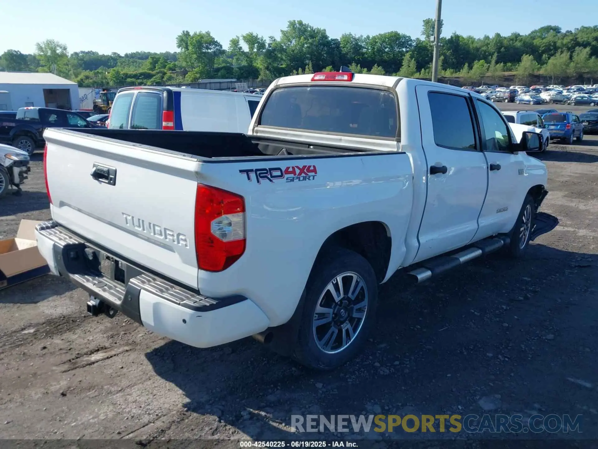 4 Photograph of a damaged car 5TFDY5F13LX872904 TOYOTA TUNDRA 2020