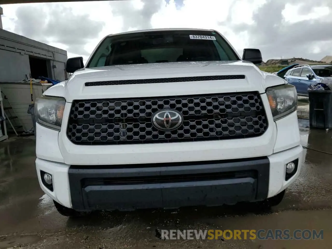 5 Photograph of a damaged car 5TFDY5F13LX881425 TOYOTA TUNDRA 2020