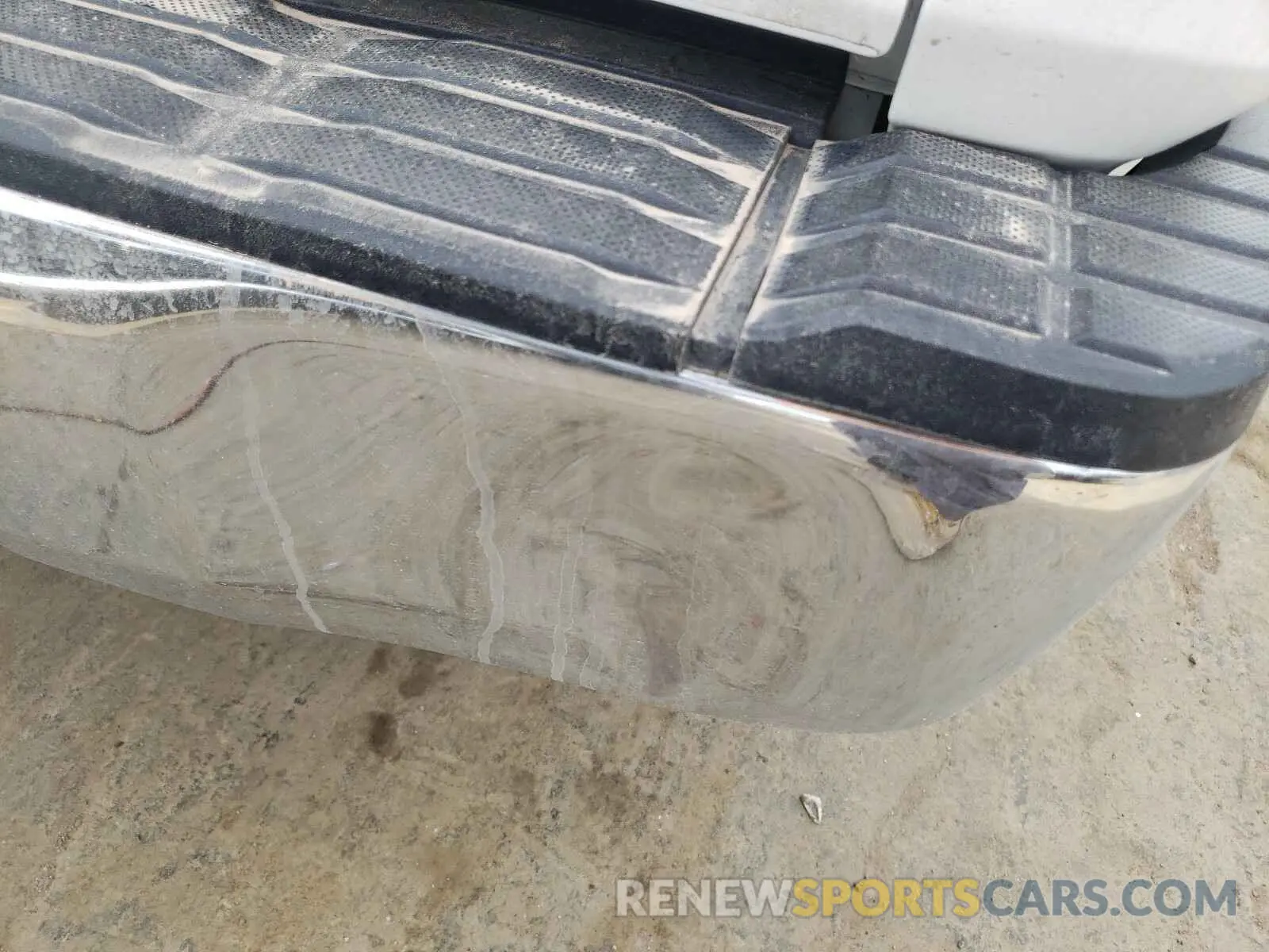 9 Photograph of a damaged car 5TFDY5F17LX892170 TOYOTA TUNDRA 2020
