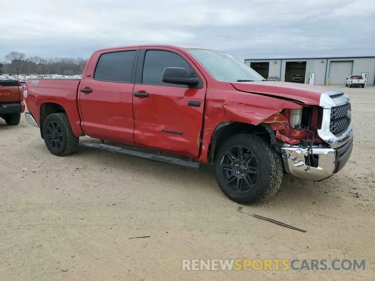 4 Photograph of a damaged car 5TFDY5F17LX935289 TOYOTA TUNDRA 2020